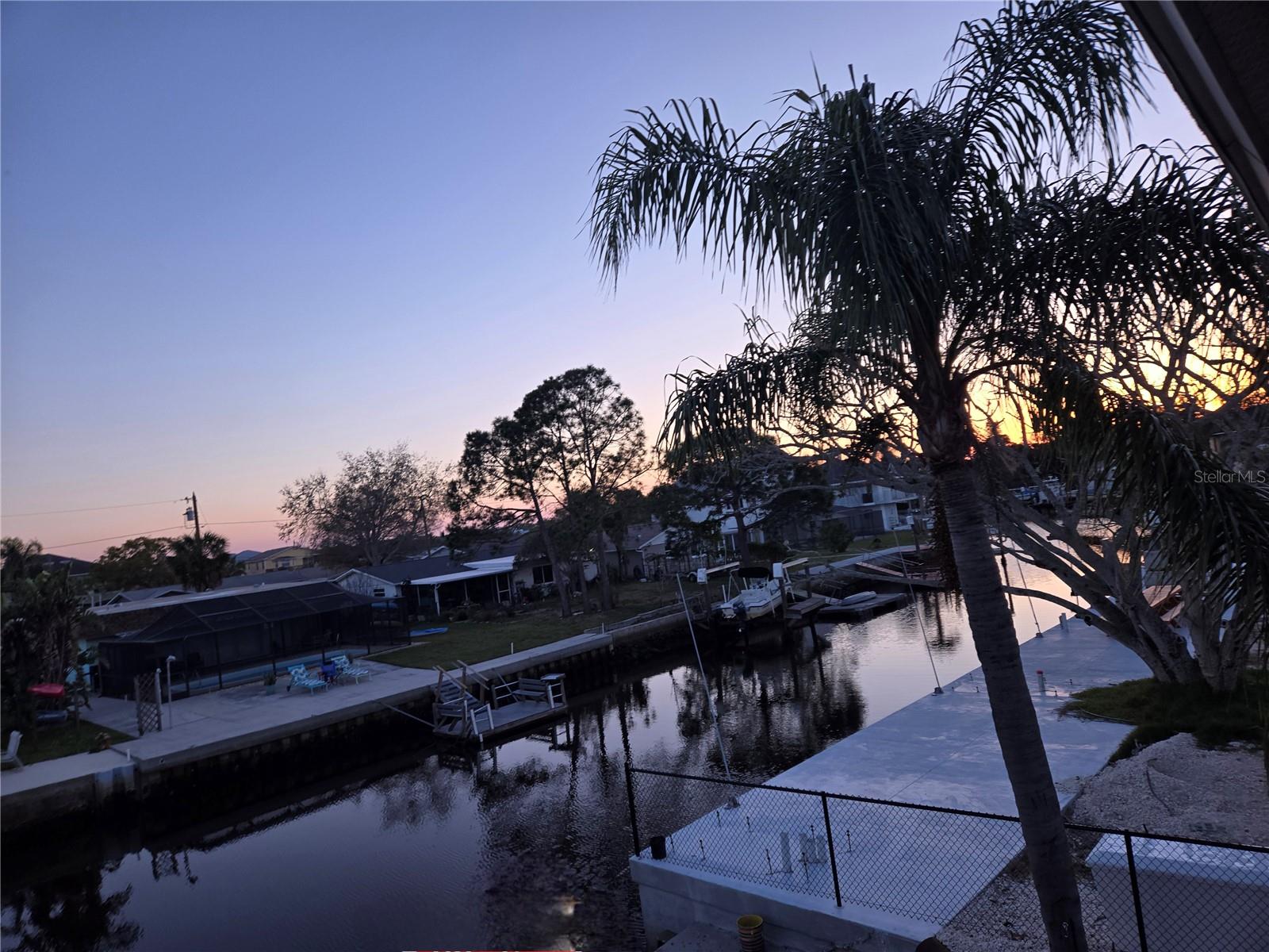 Listing photo id 1 for 5420 Bay Boulevard