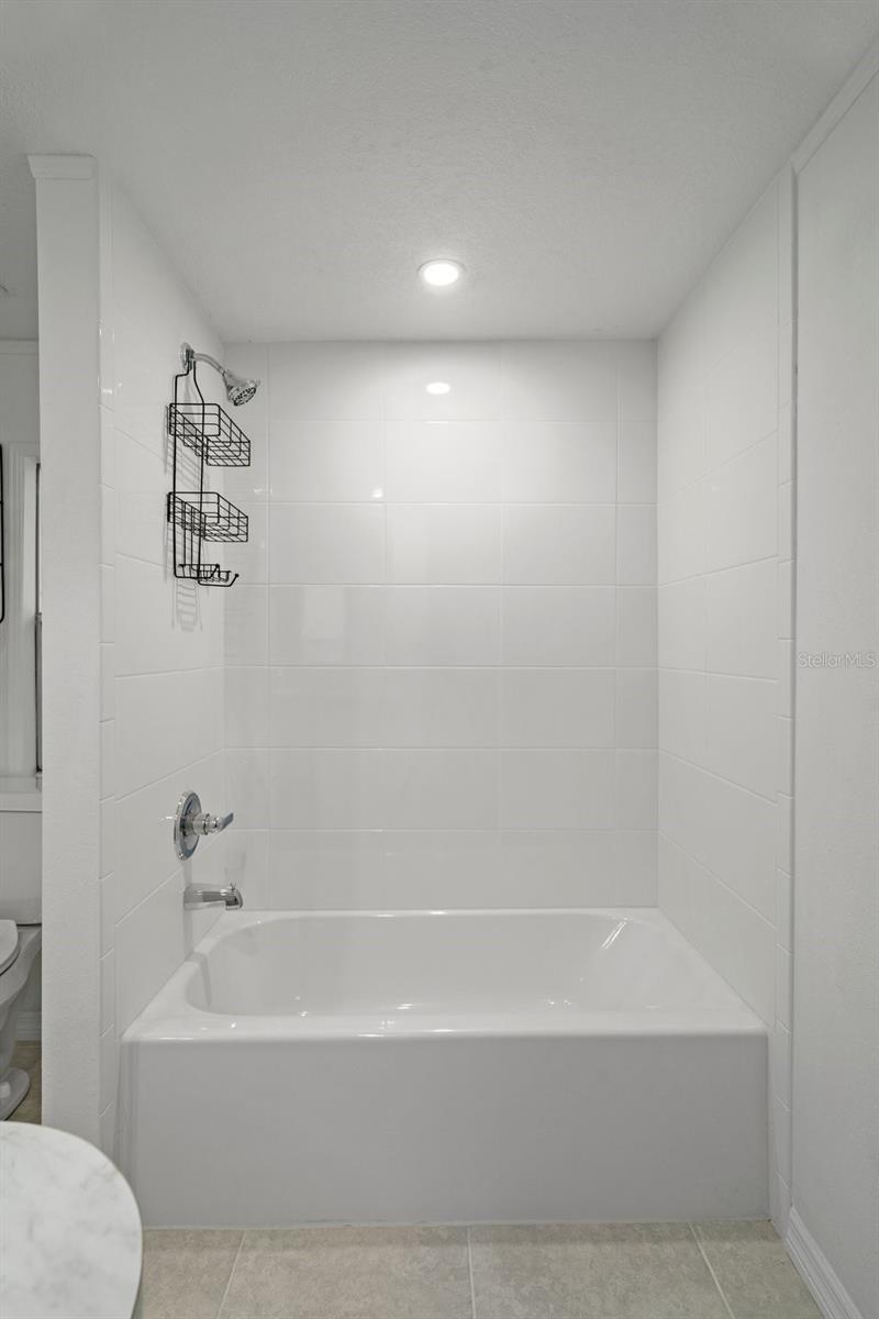Image 18 of 37 For 3812 Celtic Drive
