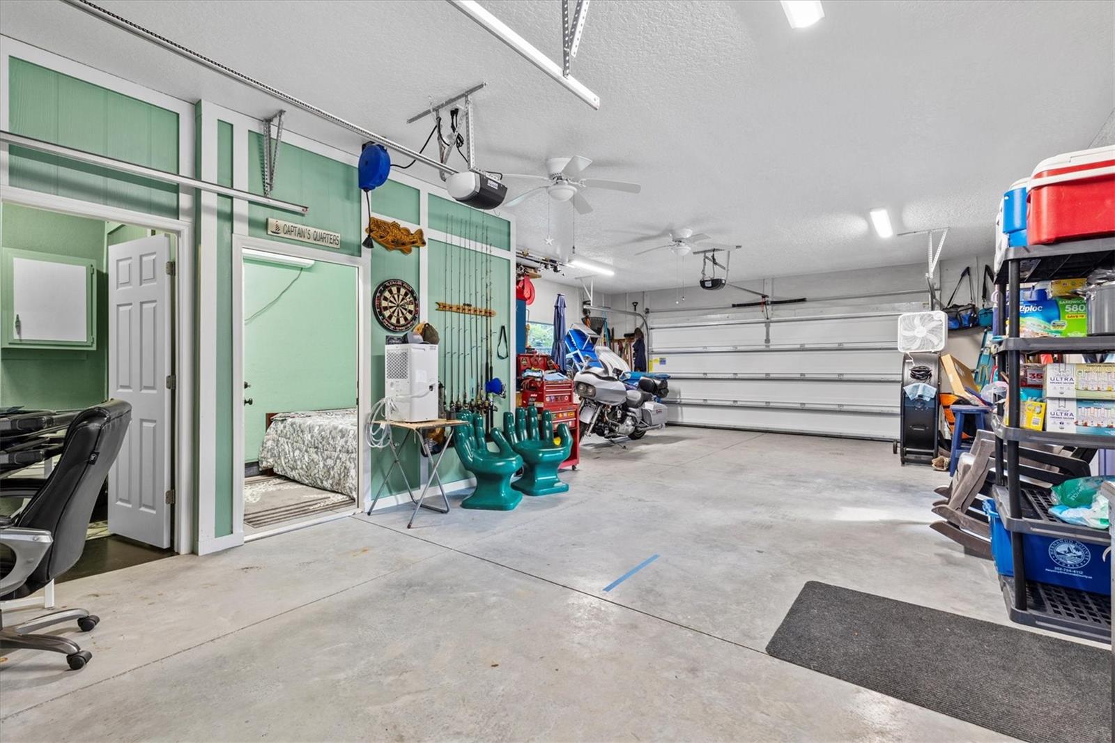 Image 16 of 75 For 6241 Colony Circle