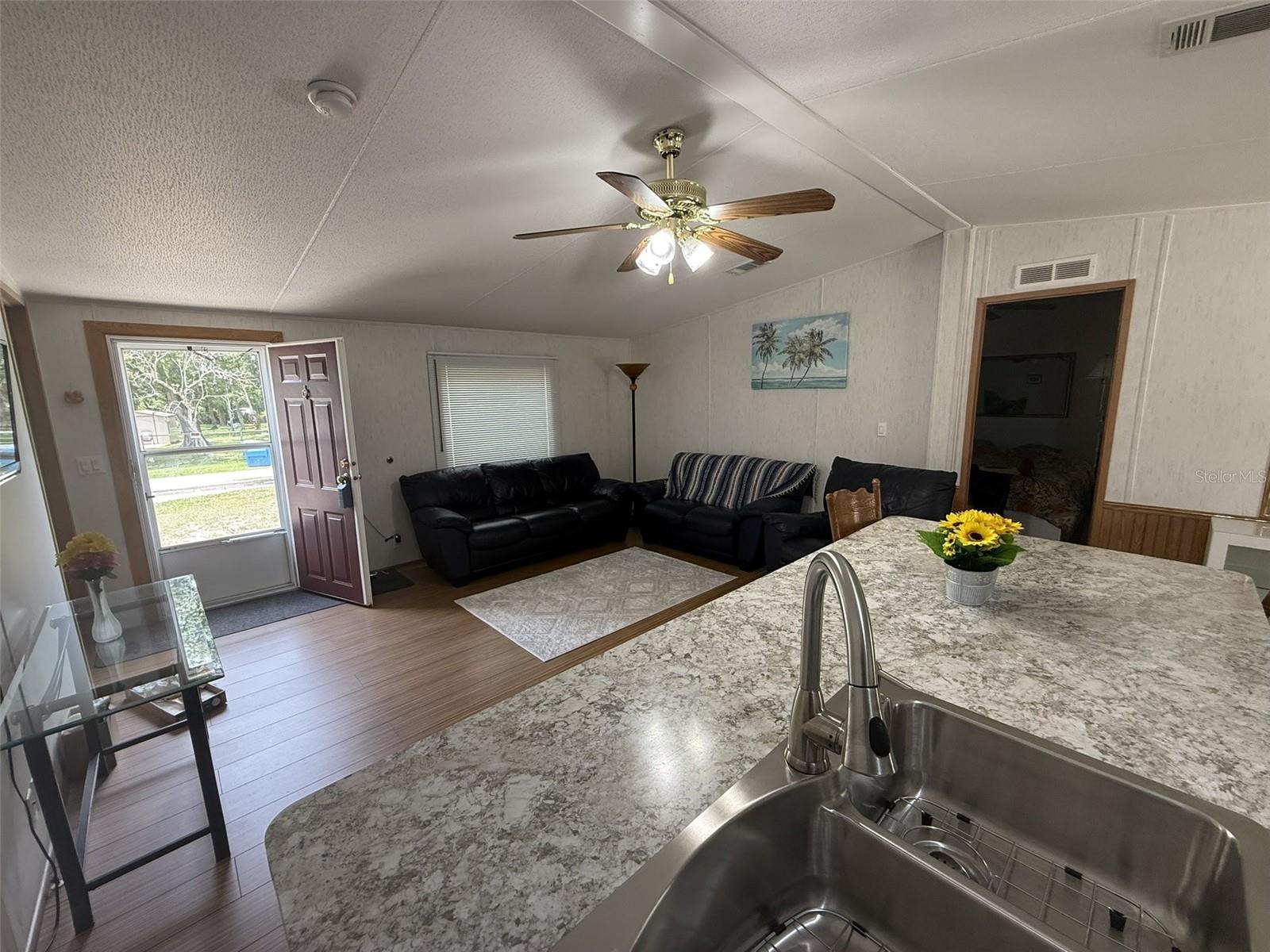 Image 4 of 39 For 10654 Holgate Street
