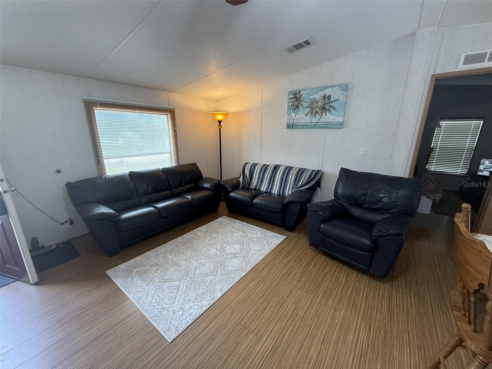 Image 5 of 39 For 10654 Holgate Street
