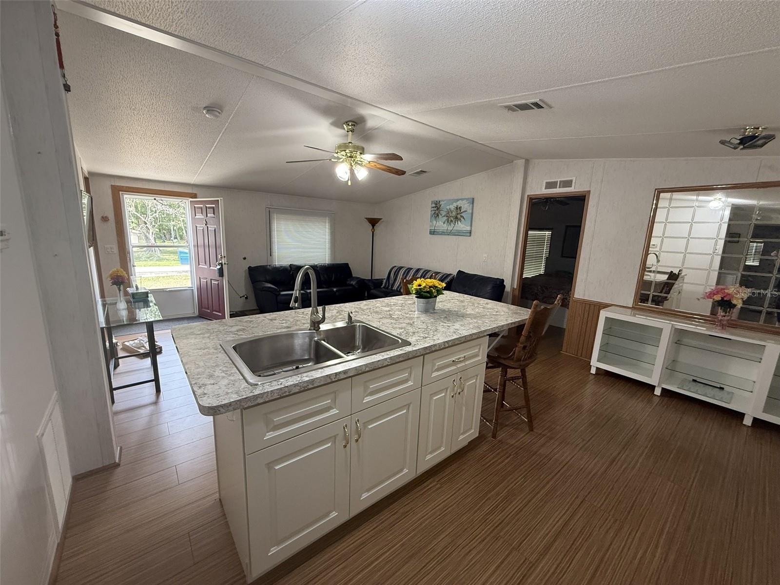 Image 8 of 39 For 10654 Holgate Street