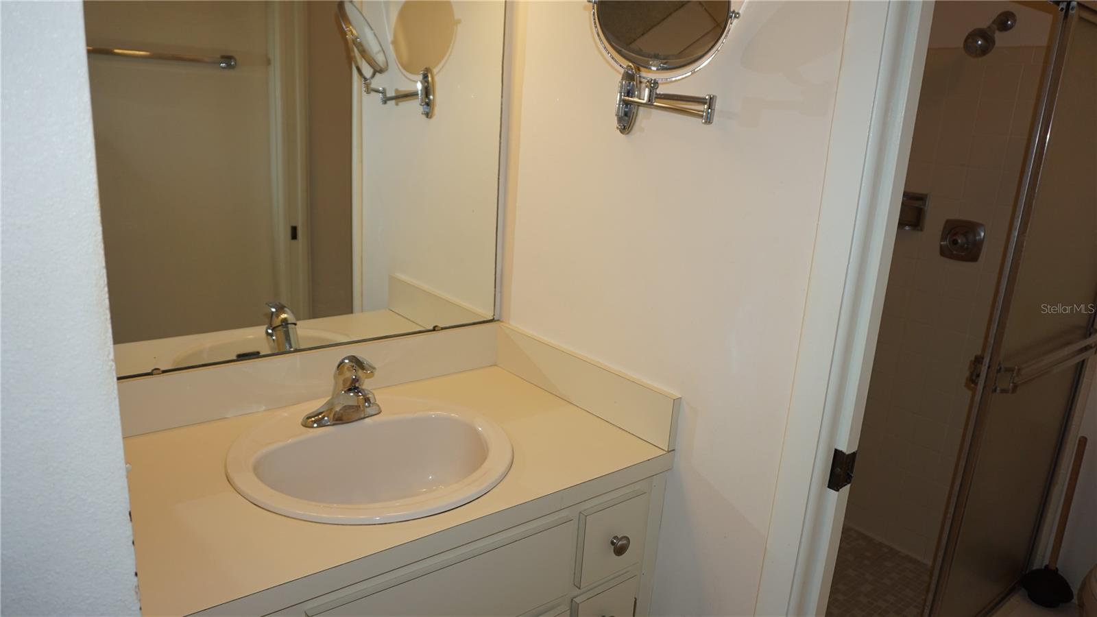 Listing photo id 10 for 12371 Dearborn Drive 0