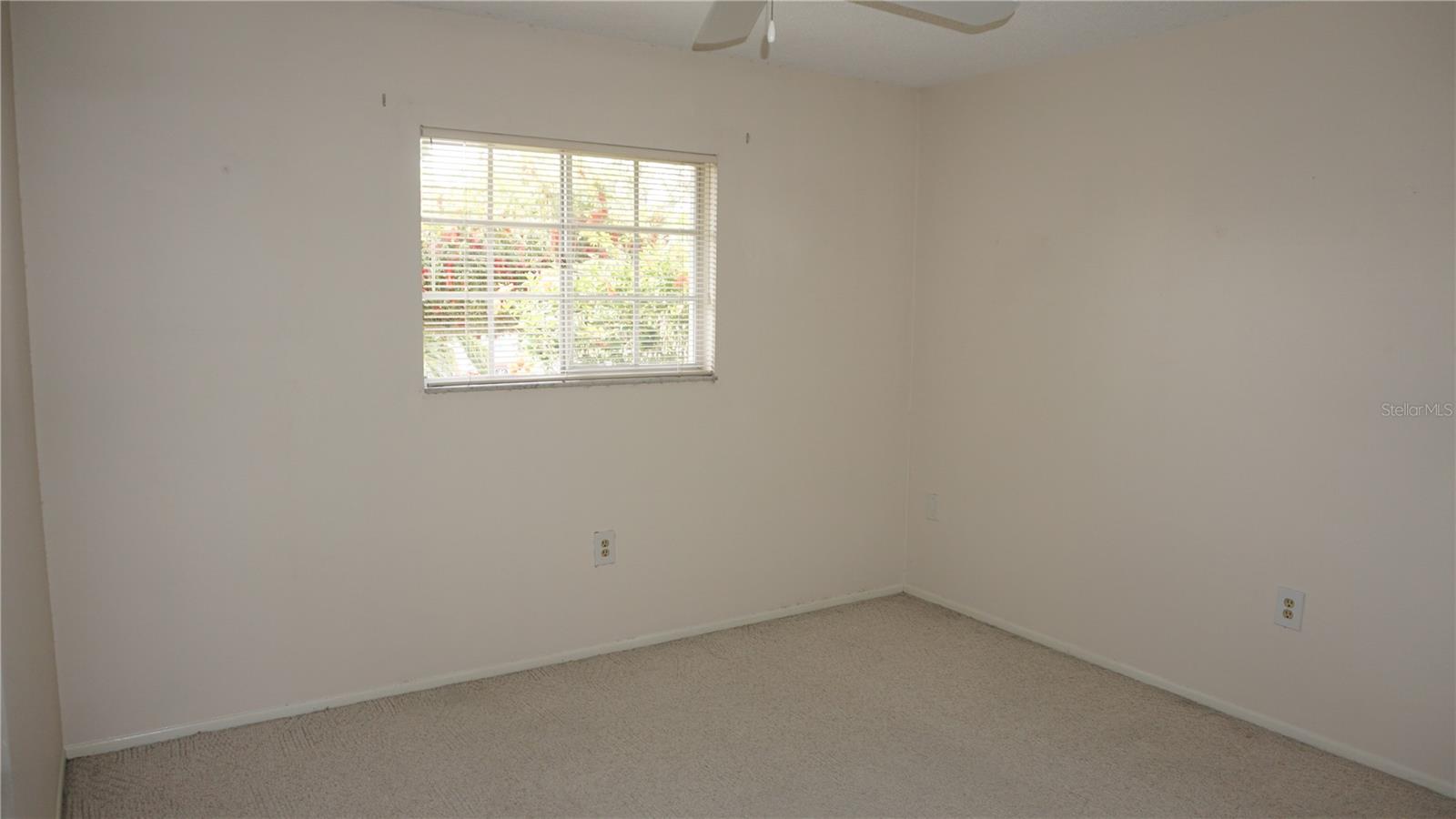 Listing photo id 15 for 12371 Dearborn Drive 0