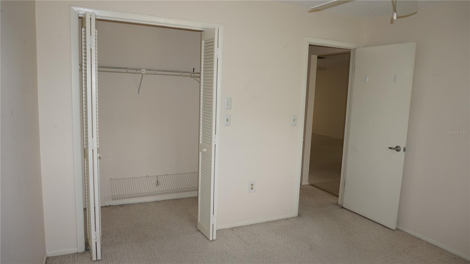 Listing photo id 16 for 12371 Dearborn Drive 0