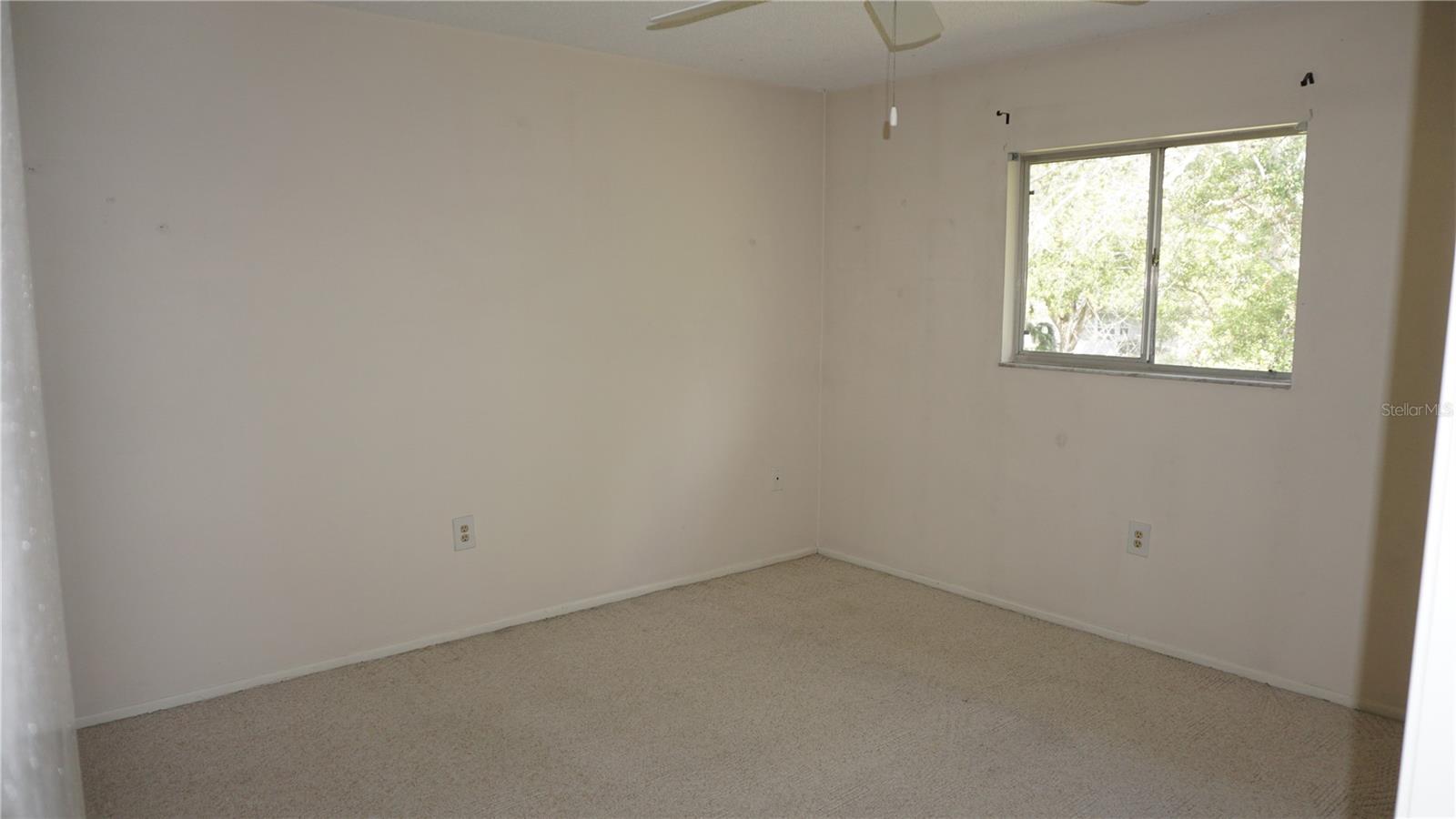 Listing photo id 6 for 12371 Dearborn Drive 0