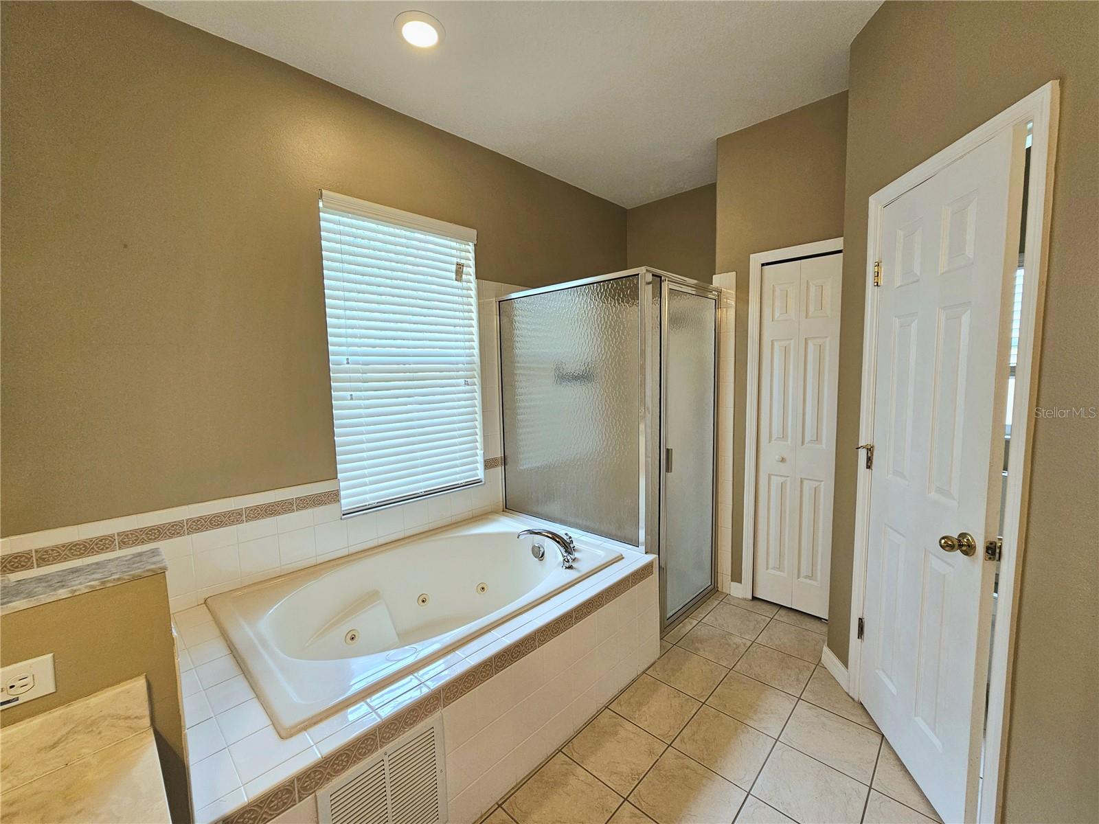 Image 21 of 48 For 3612 Northwoods Drive