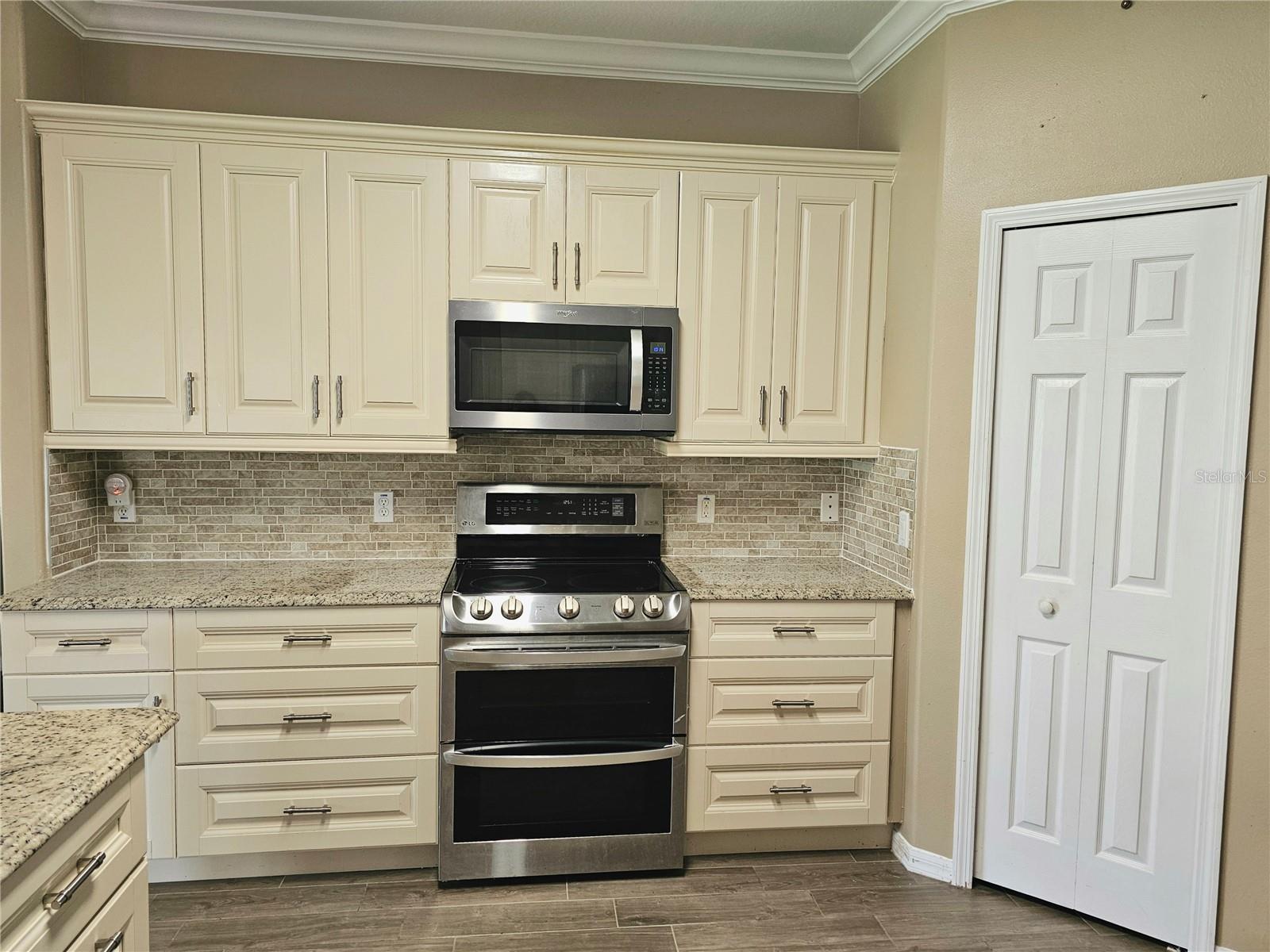 Image 7 of 48 For 3612 Northwoods Drive
