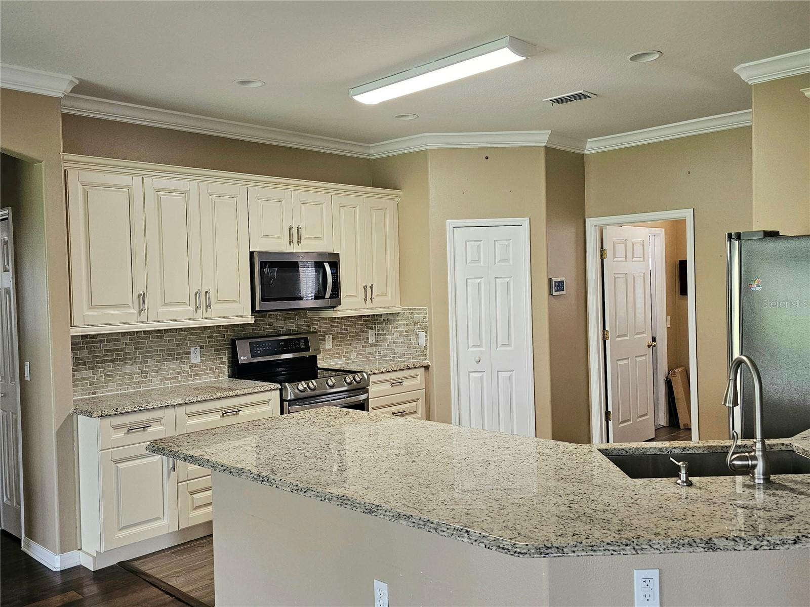 Image 9 of 48 For 3612 Northwoods Drive