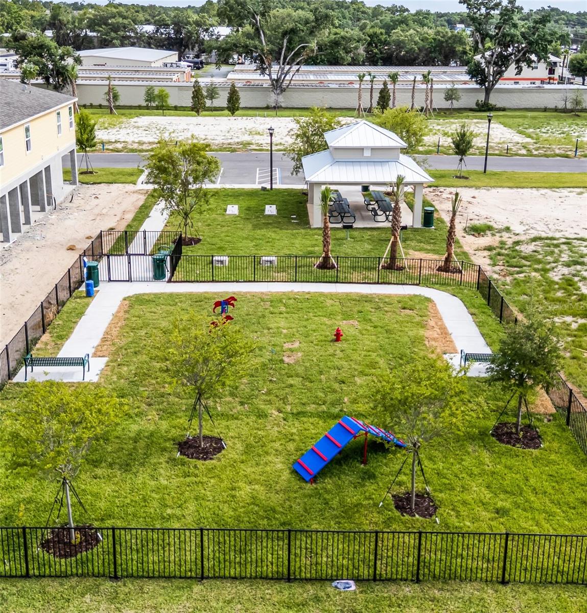 Image 3 of 20 For 702 Florida Elm Court