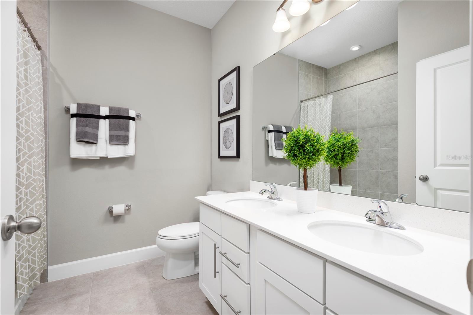 Listing photo id 14 for 10899 73rd Court