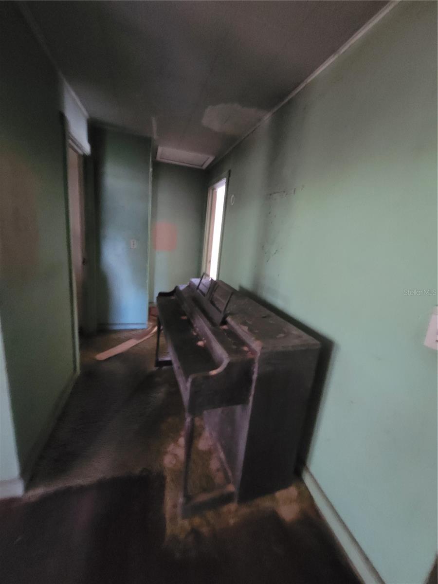 Image 14 of 23 For 805 School Street