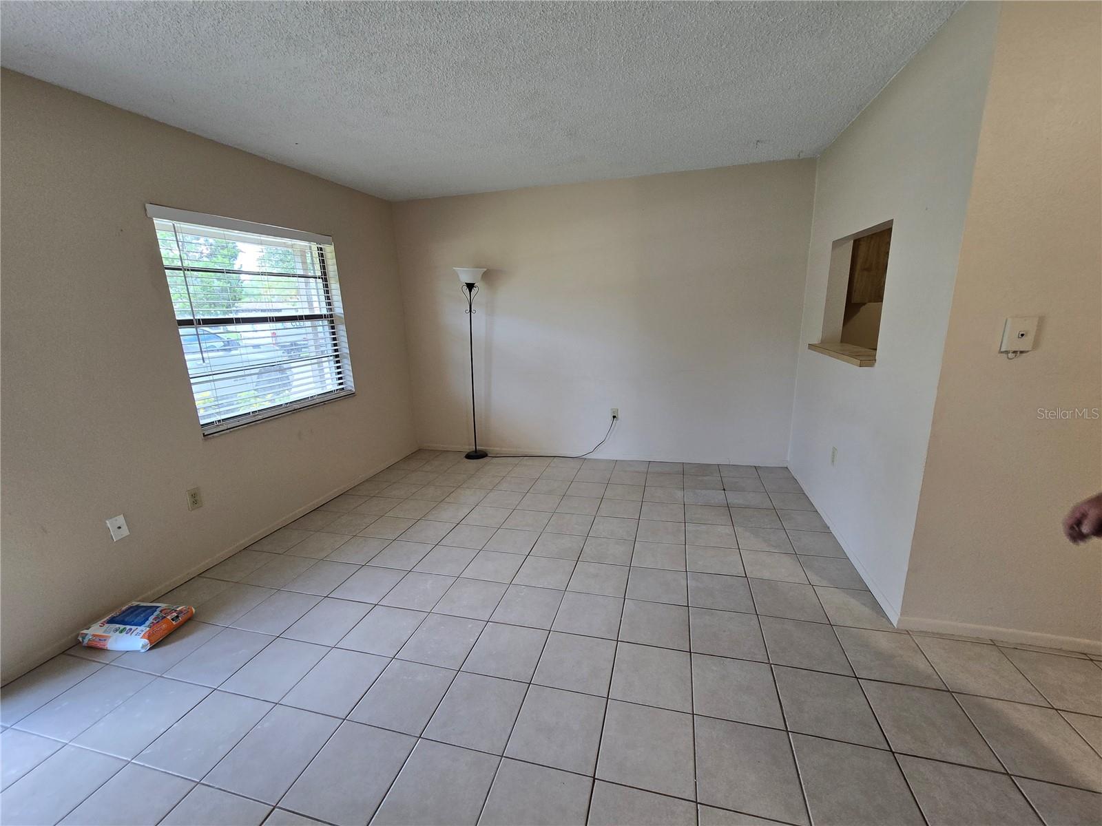 Listing photo id 0 for 289-b Jeru Boulevard