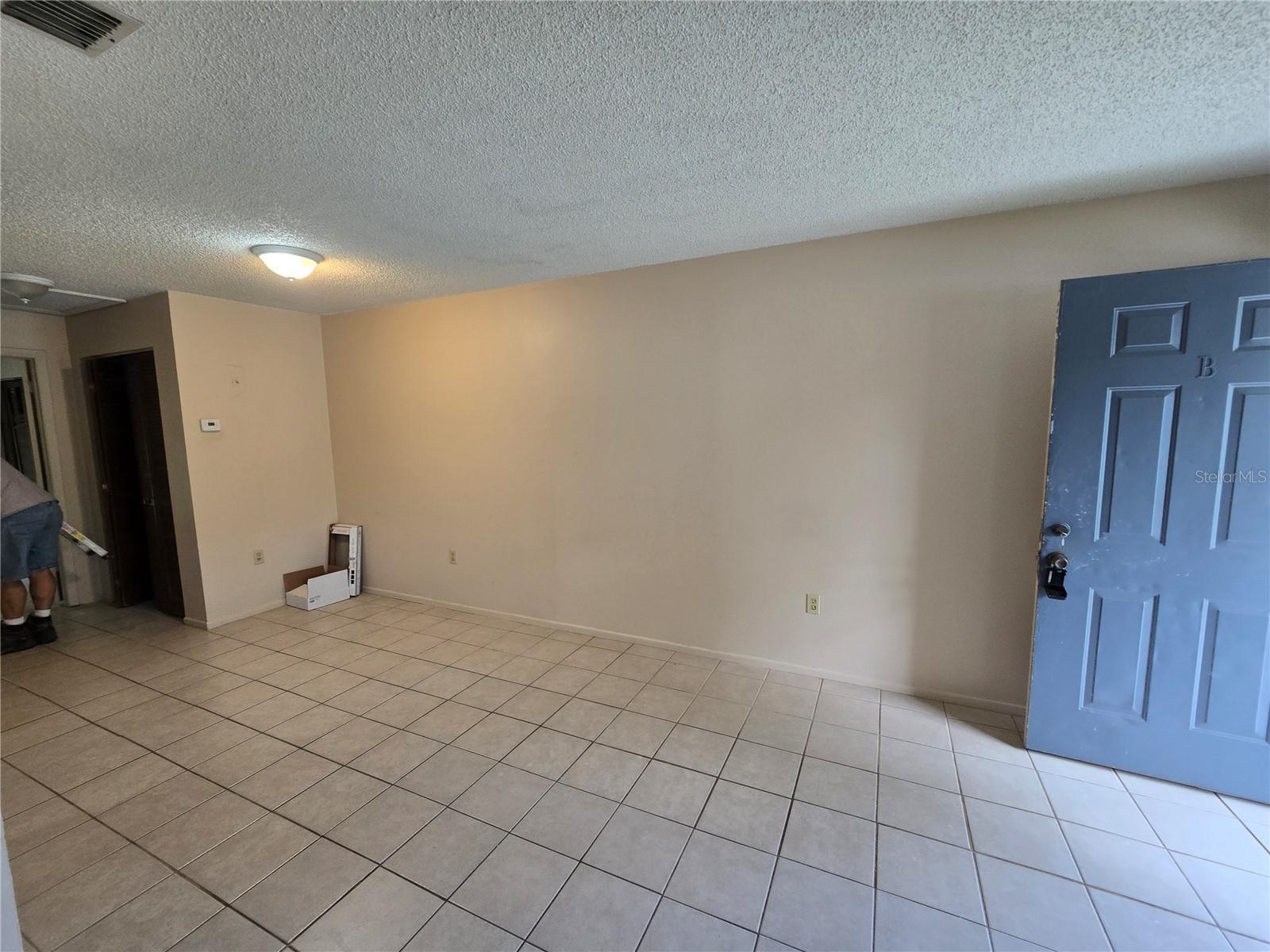 Listing photo id 1 for 289-b Jeru Boulevard