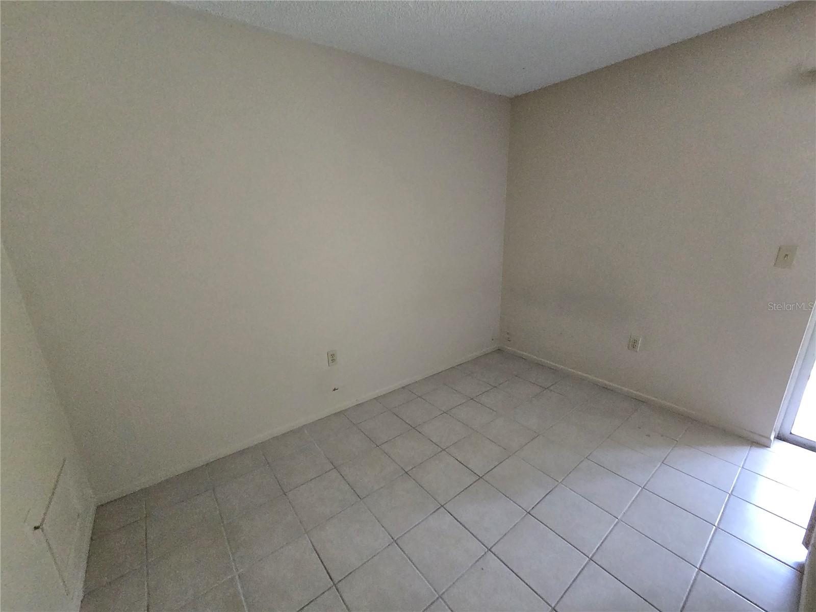 Listing photo id 2 for 289-b Jeru Boulevard