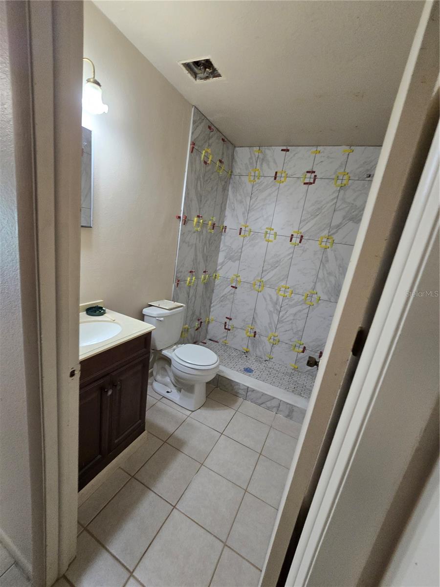 Listing photo id 6 for 289-b Jeru Boulevard