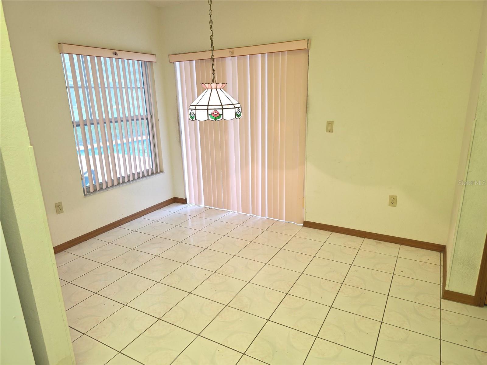 Image 6 of 25 For 11263 Murraysville Drive