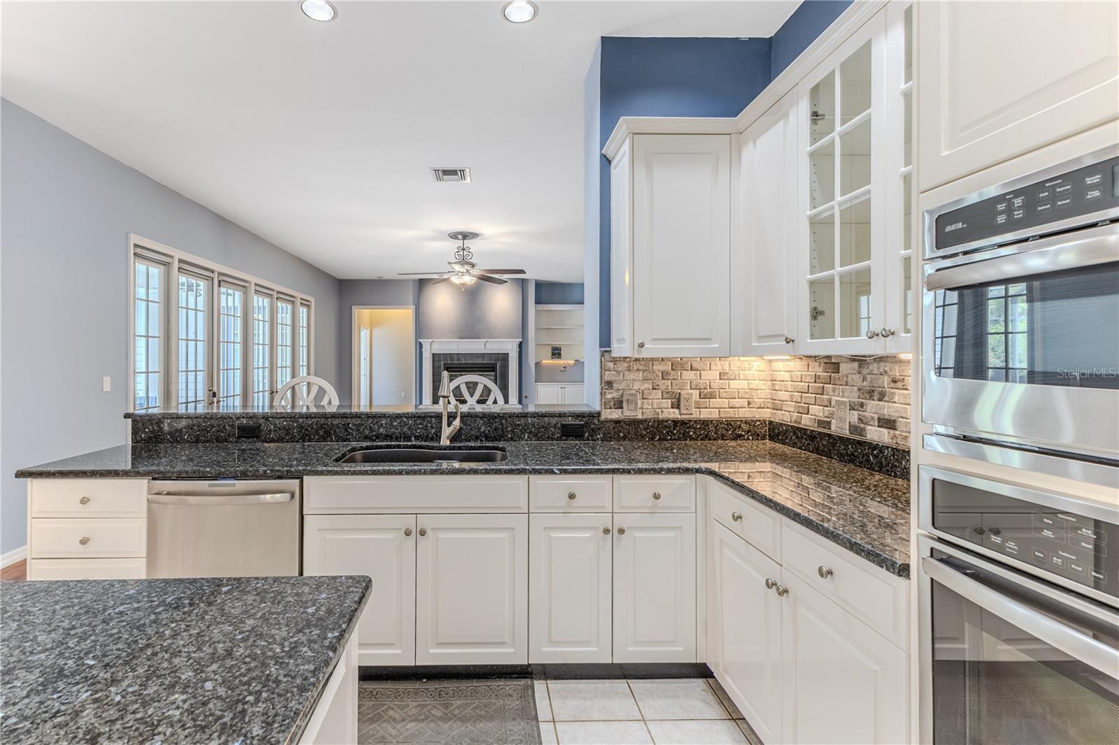 Image 34 of 89 For 7512 Oak Tree Lane