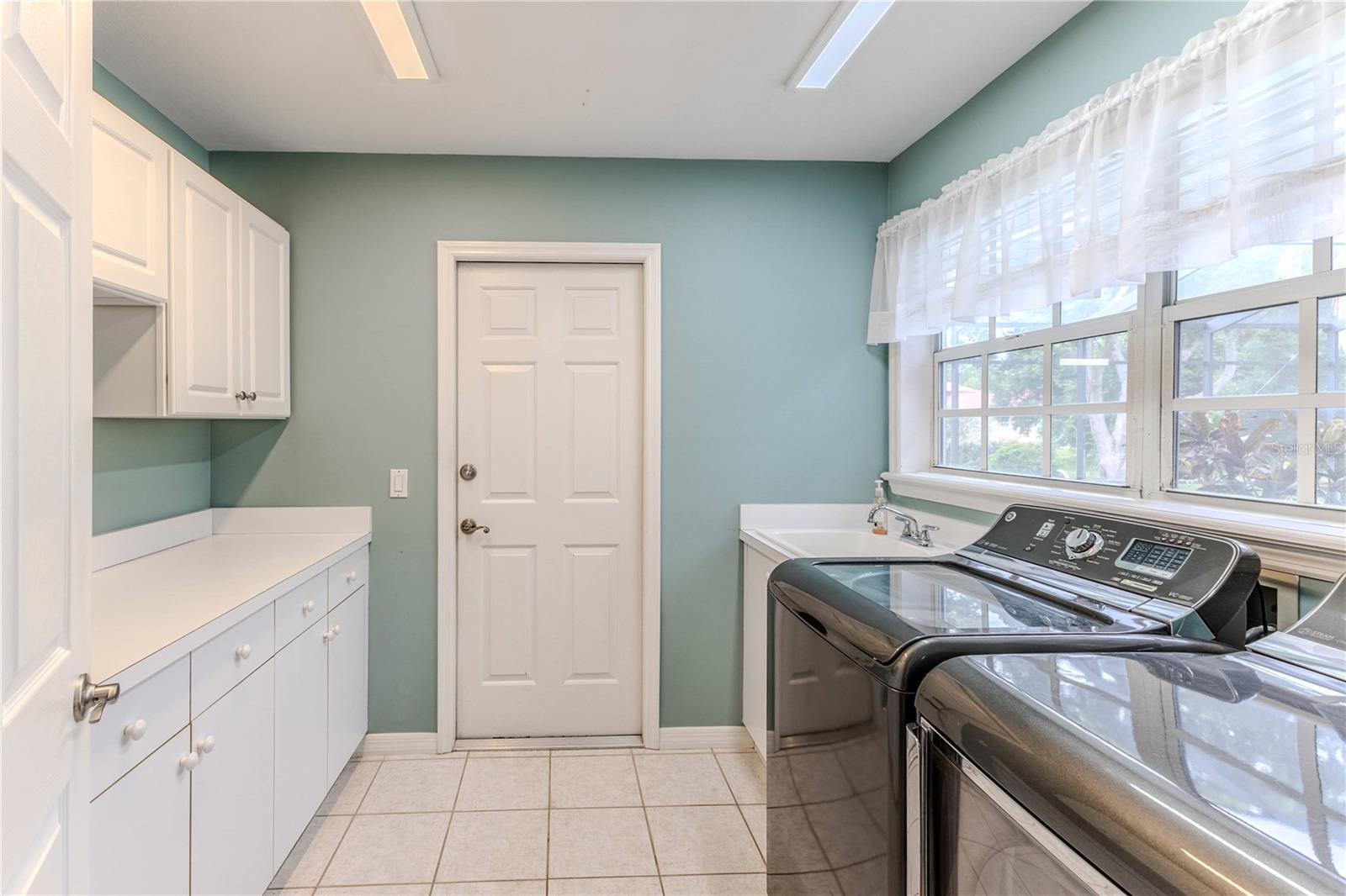 Image 44 of 89 For 7512 Oak Tree Lane