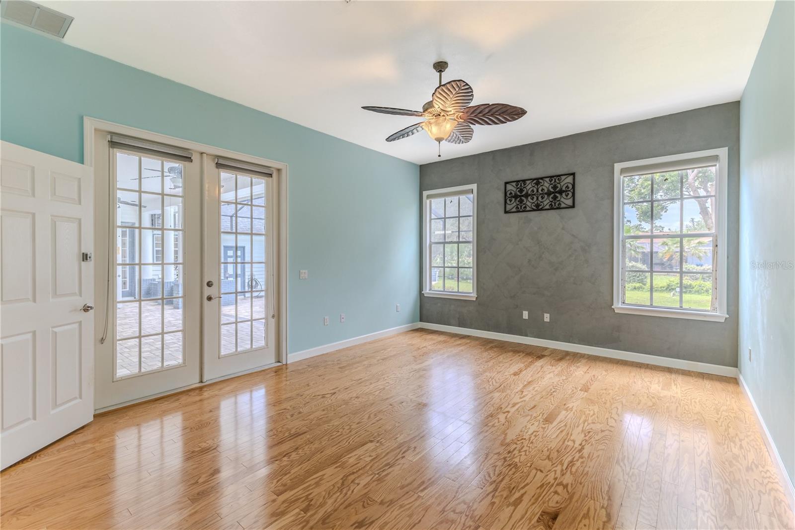 Image 49 of 89 For 7512 Oak Tree Lane