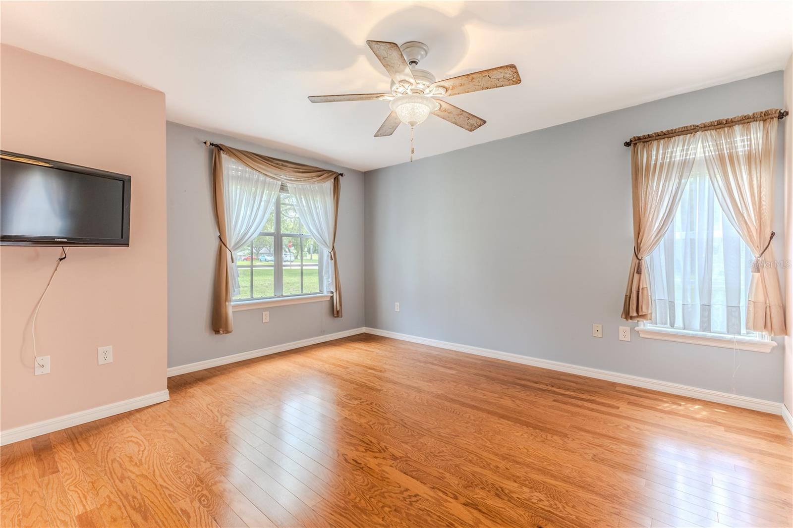 Image 68 of 89 For 7512 Oak Tree Lane