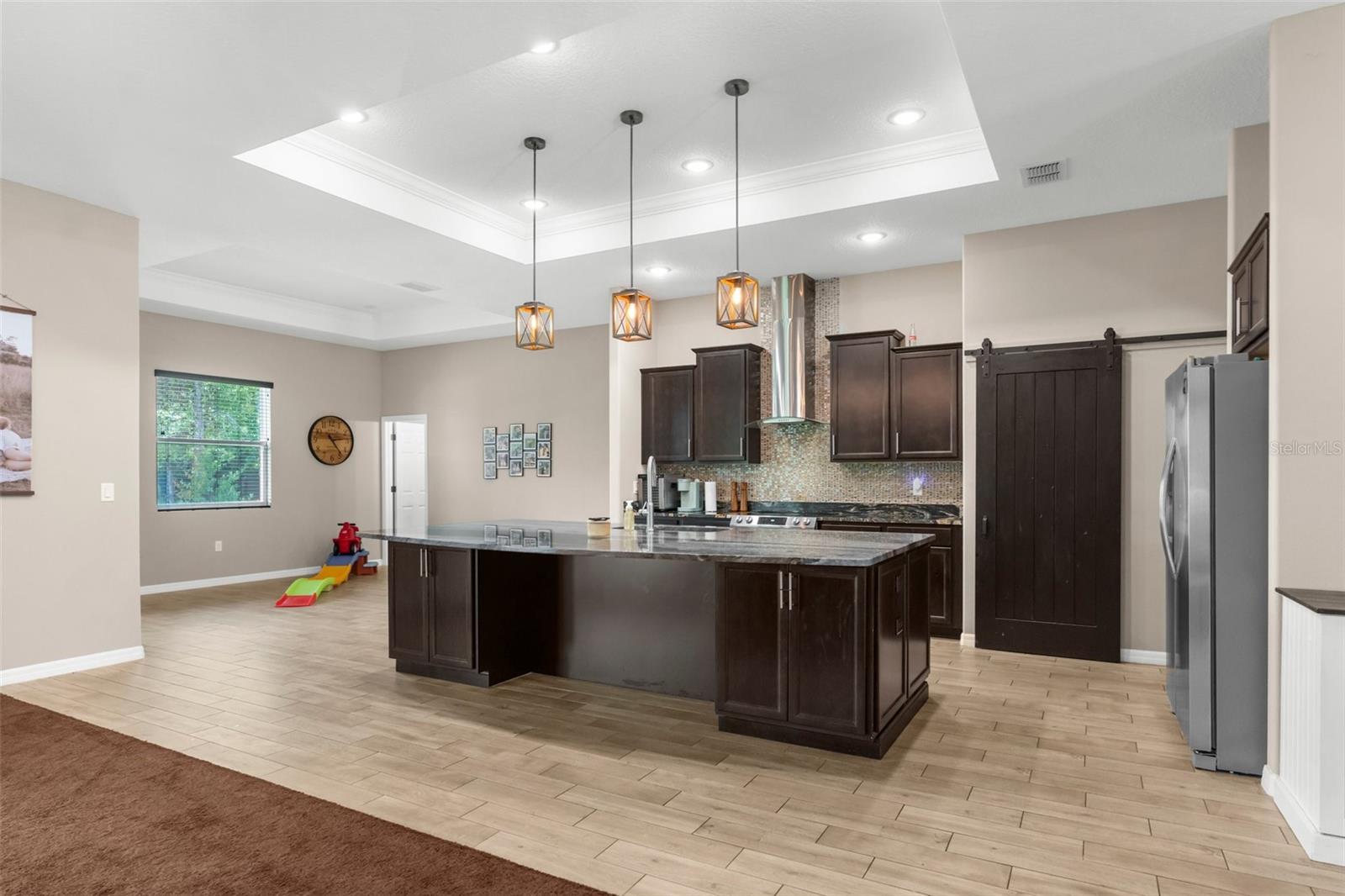 Image 10 of 50 For 18844 Rogerland Road