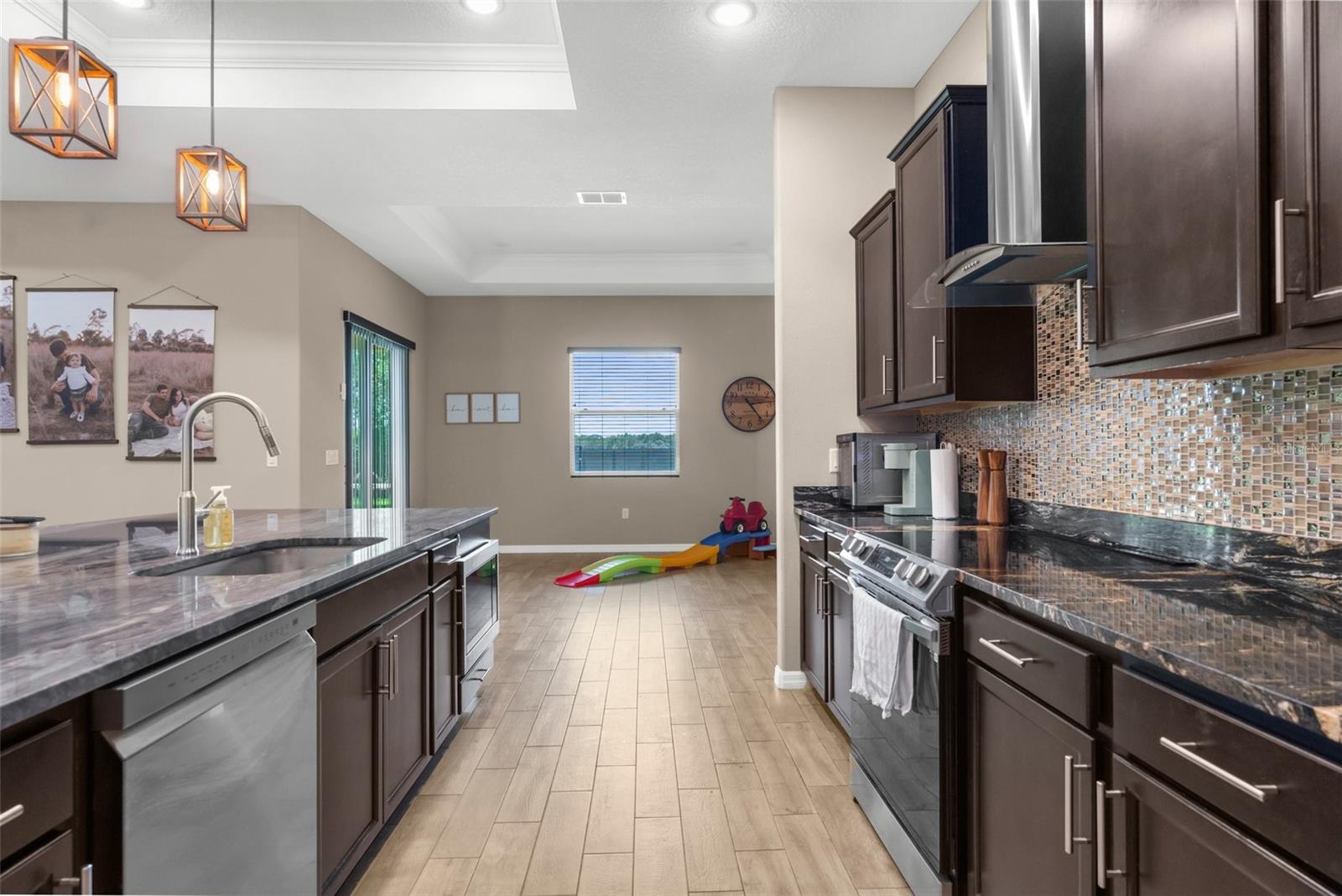 Image 8 of 50 For 18844 Rogerland Road