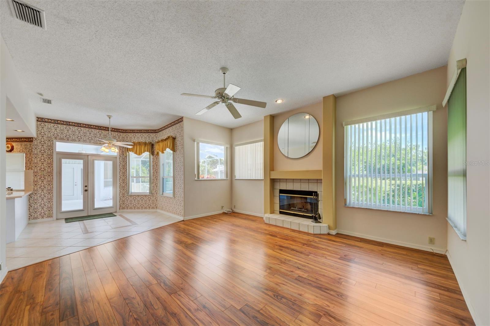 Image 15 of 89 For 8540 Caitlin Court