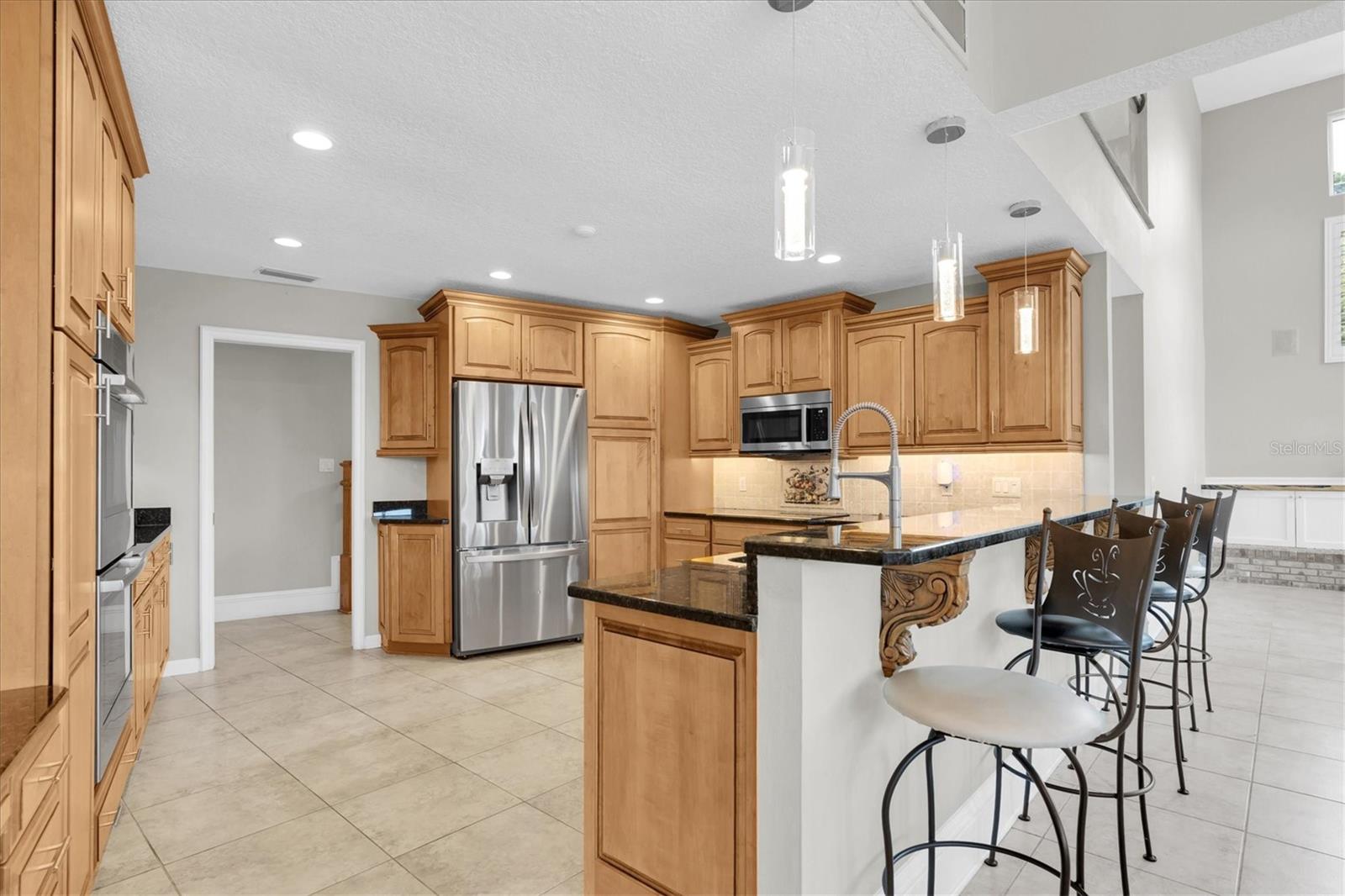 Listing photo id 13 for 6936 River Road