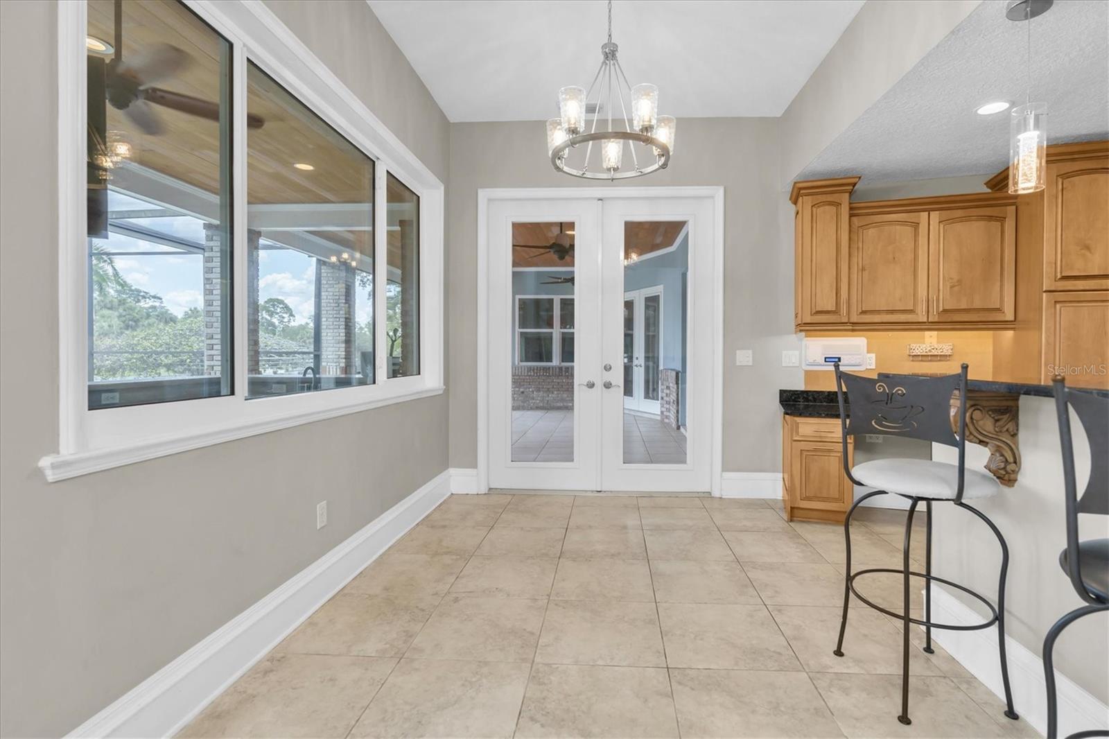 Listing photo id 16 for 6936 River Road