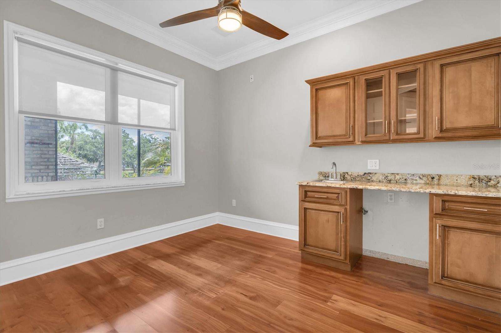 Listing photo id 25 for 6936 River Road
