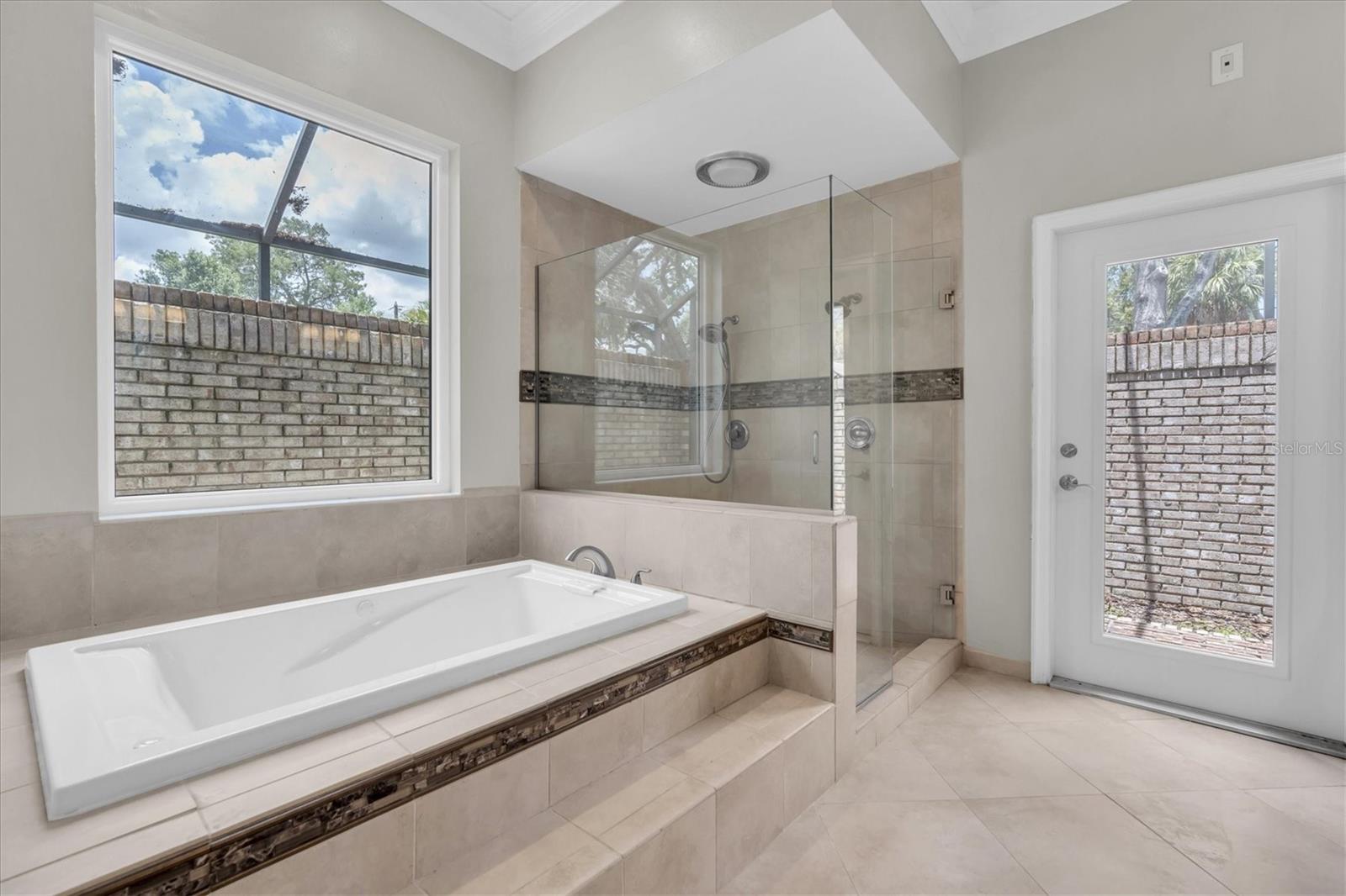 Listing photo id 27 for 6936 River Road