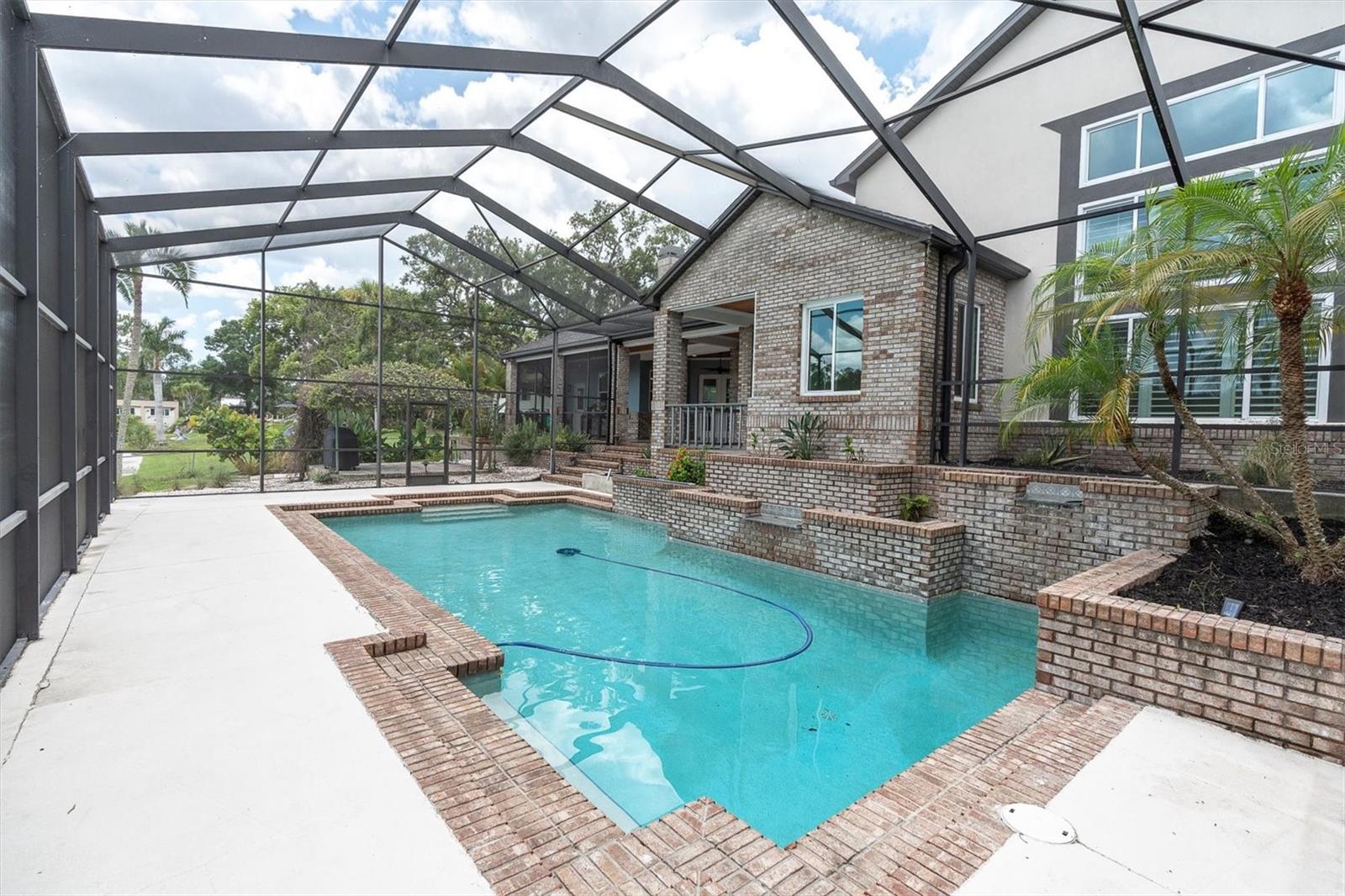 Listing photo id 1 for 6936 River Road