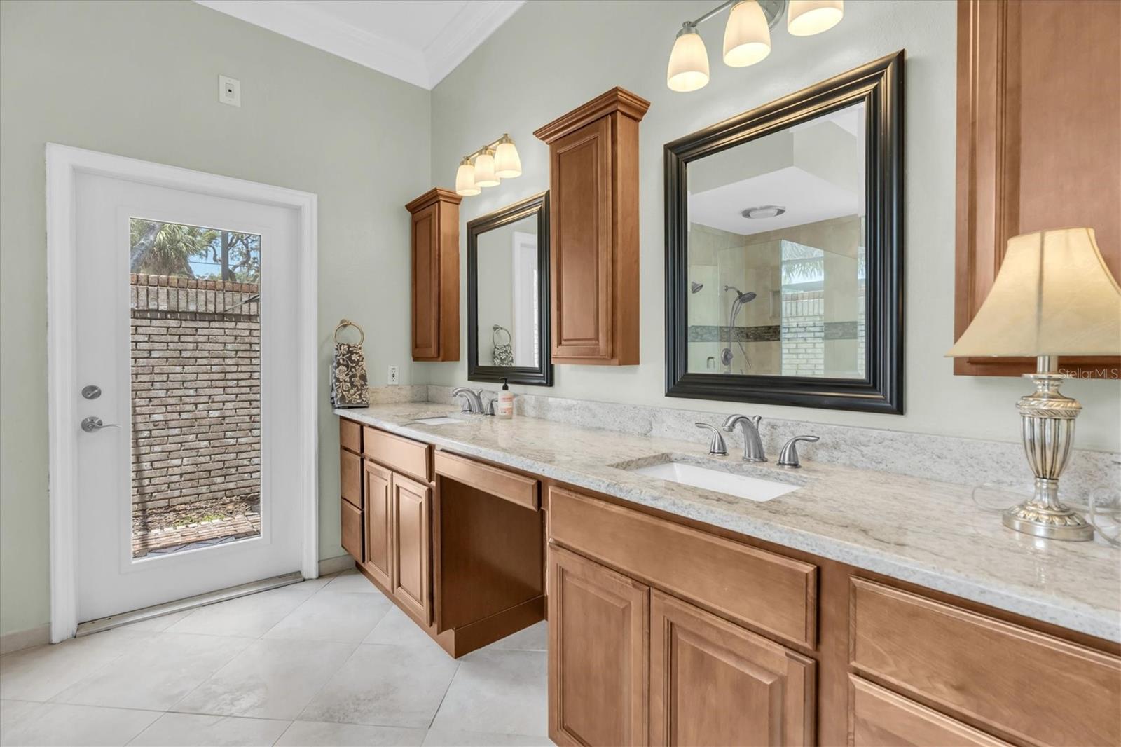 Listing photo id 28 for 6936 River Road