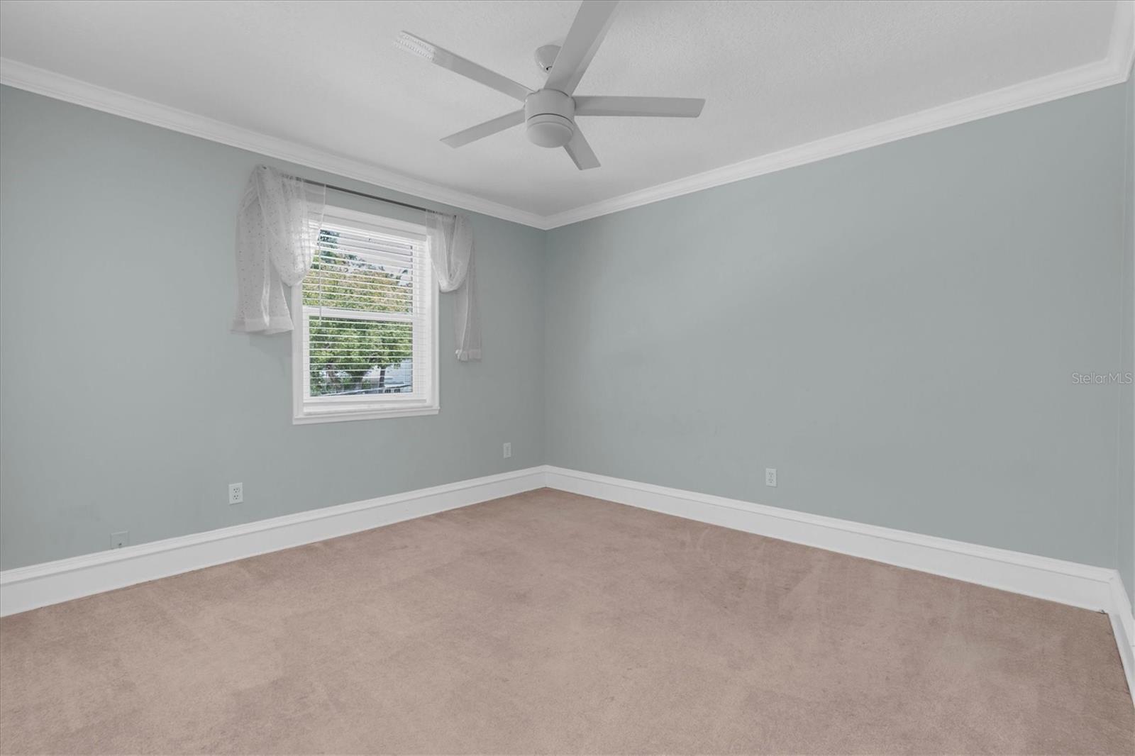 Listing photo id 34 for 6936 River Road