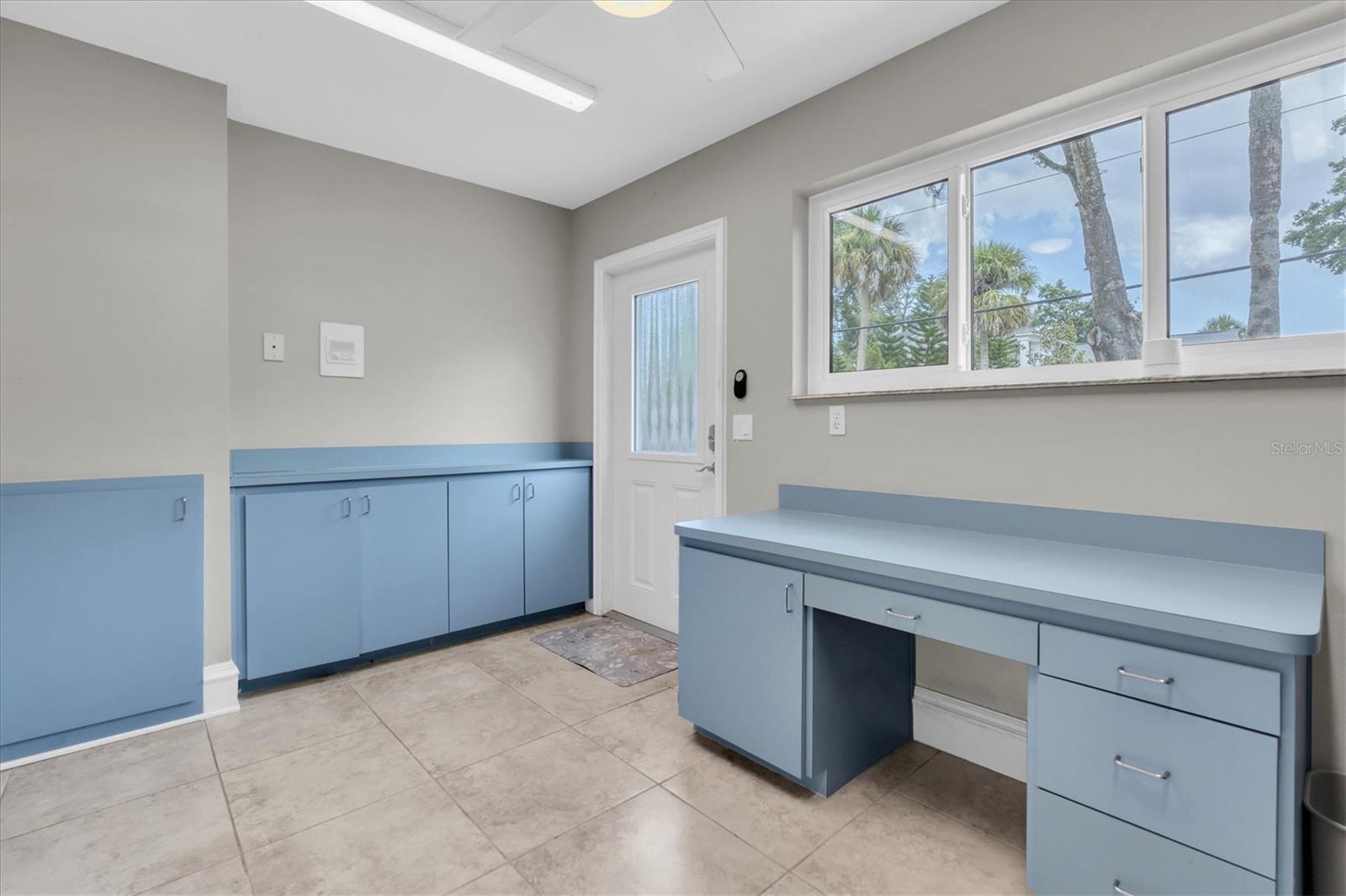 Listing photo id 40 for 6936 River Road
