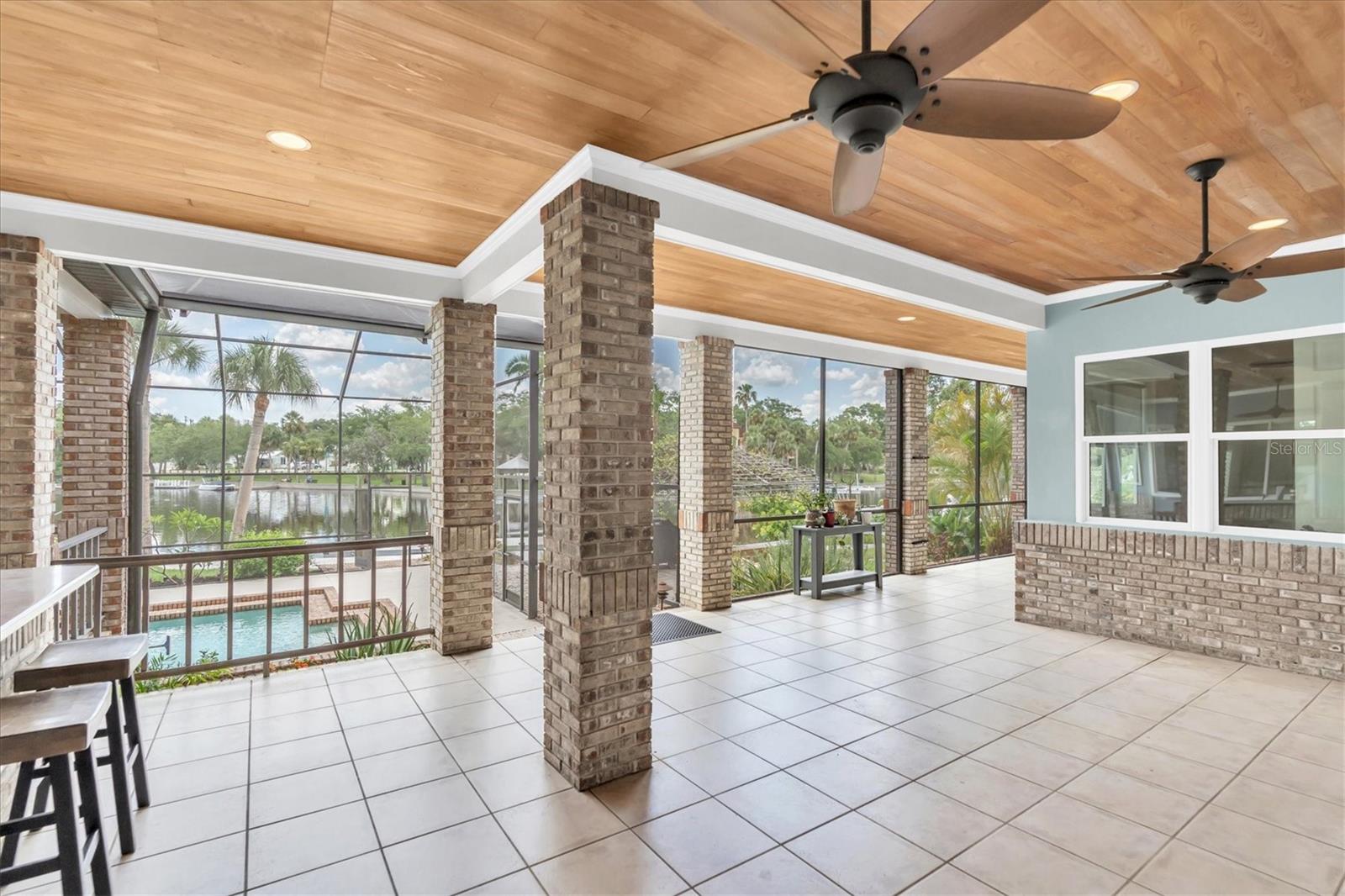 Listing photo id 41 for 6936 River Road
