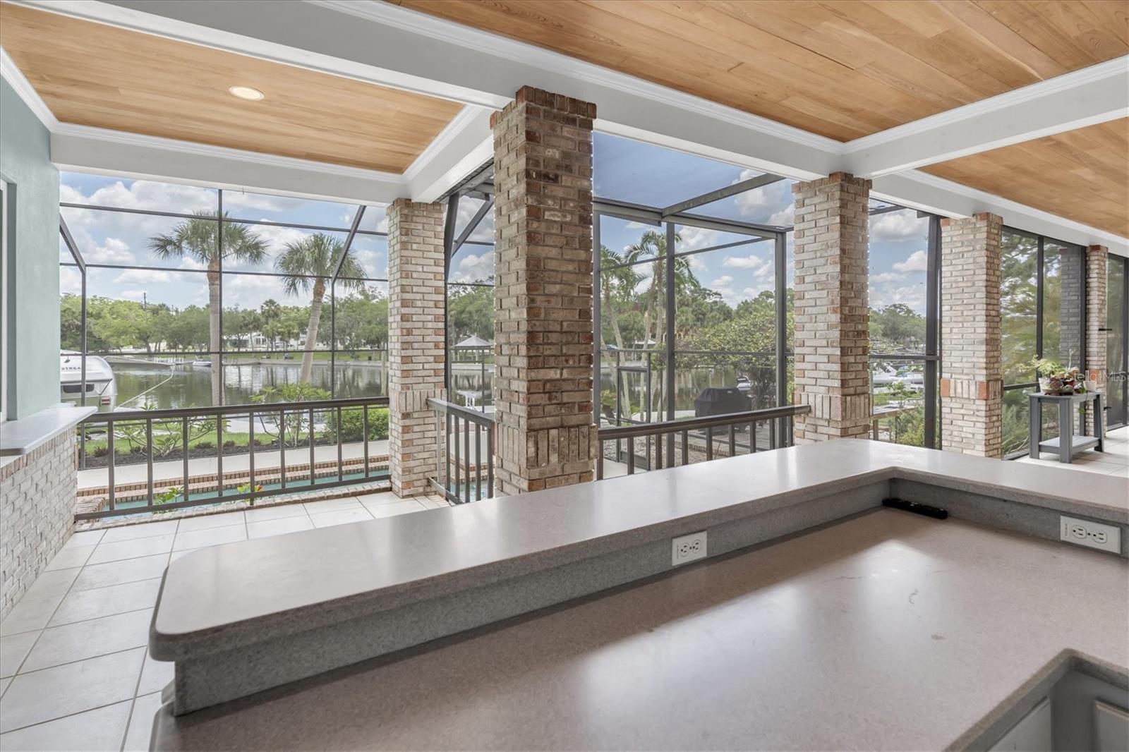 Listing photo id 44 for 6936 River Road