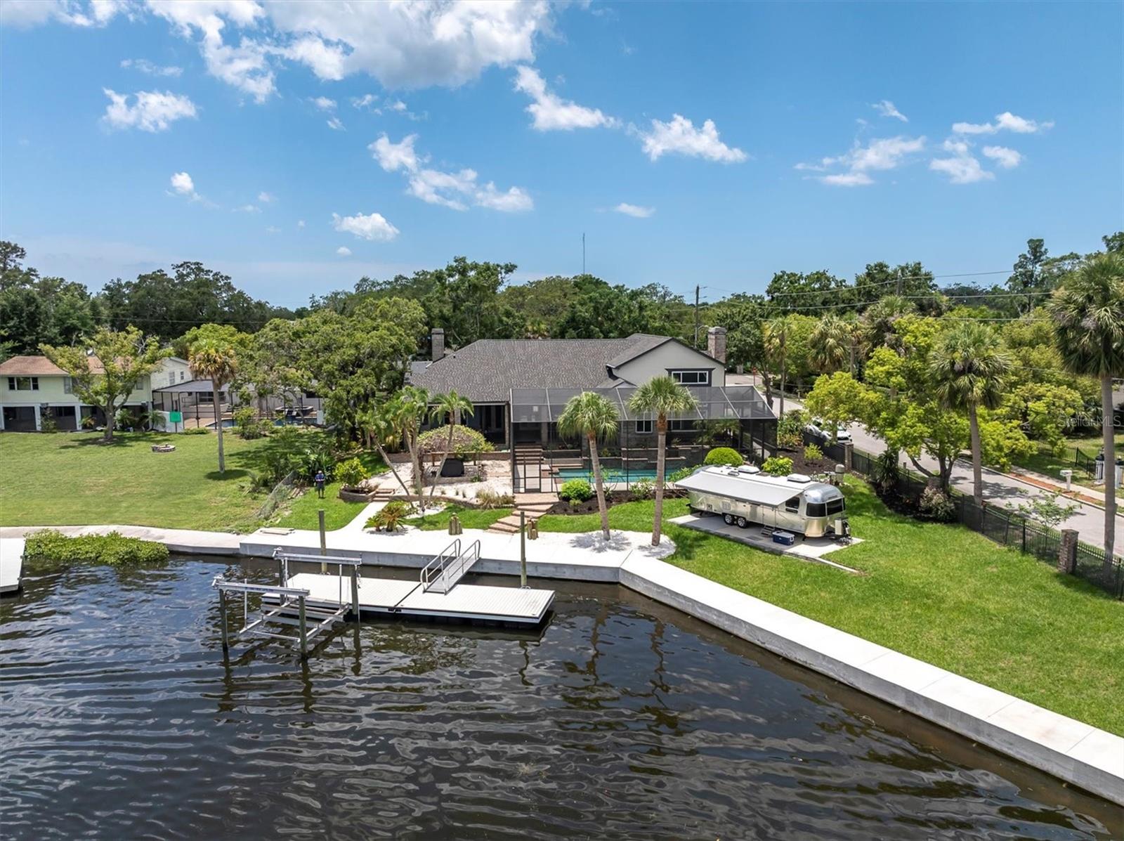Listing photo id 45 for 6936 River Road