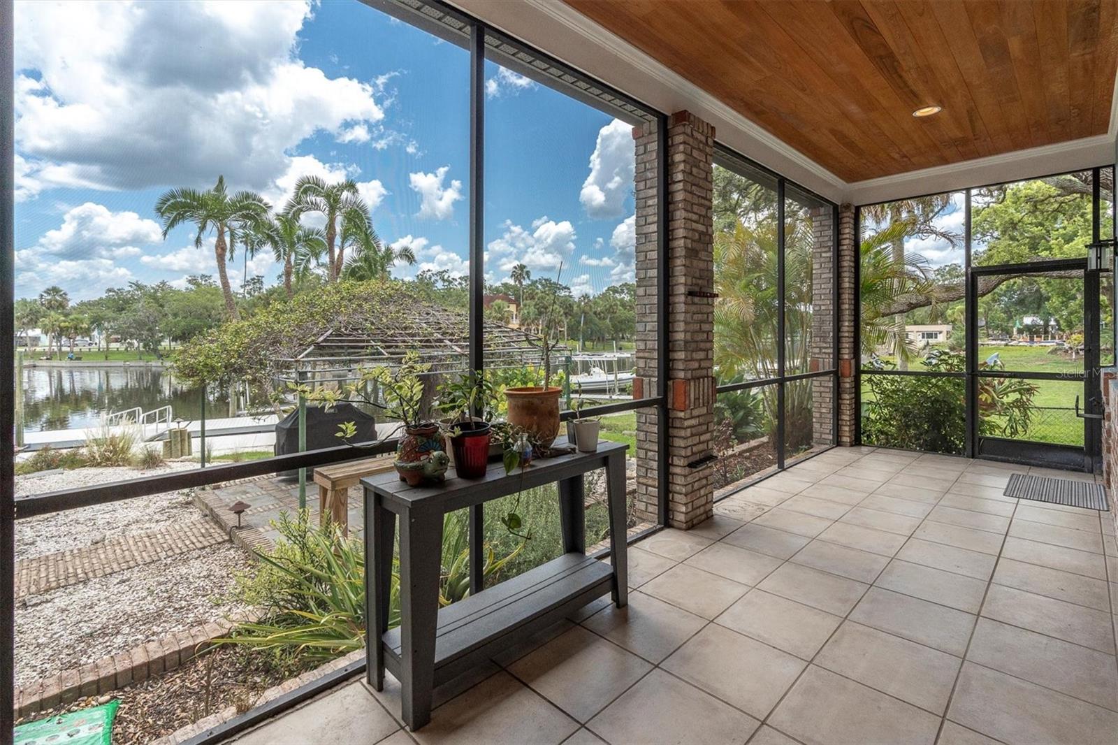 Listing photo id 46 for 6936 River Road