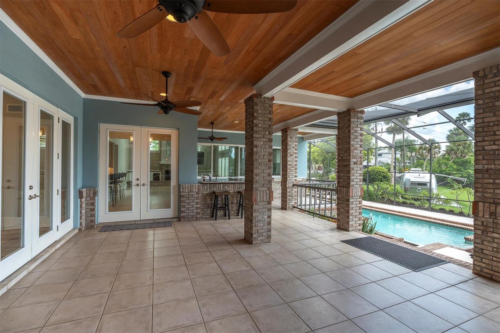 Listing photo id 47 for 6936 River Road