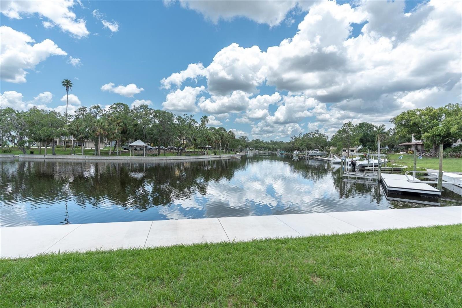 Listing photo id 49 for 6936 River Road