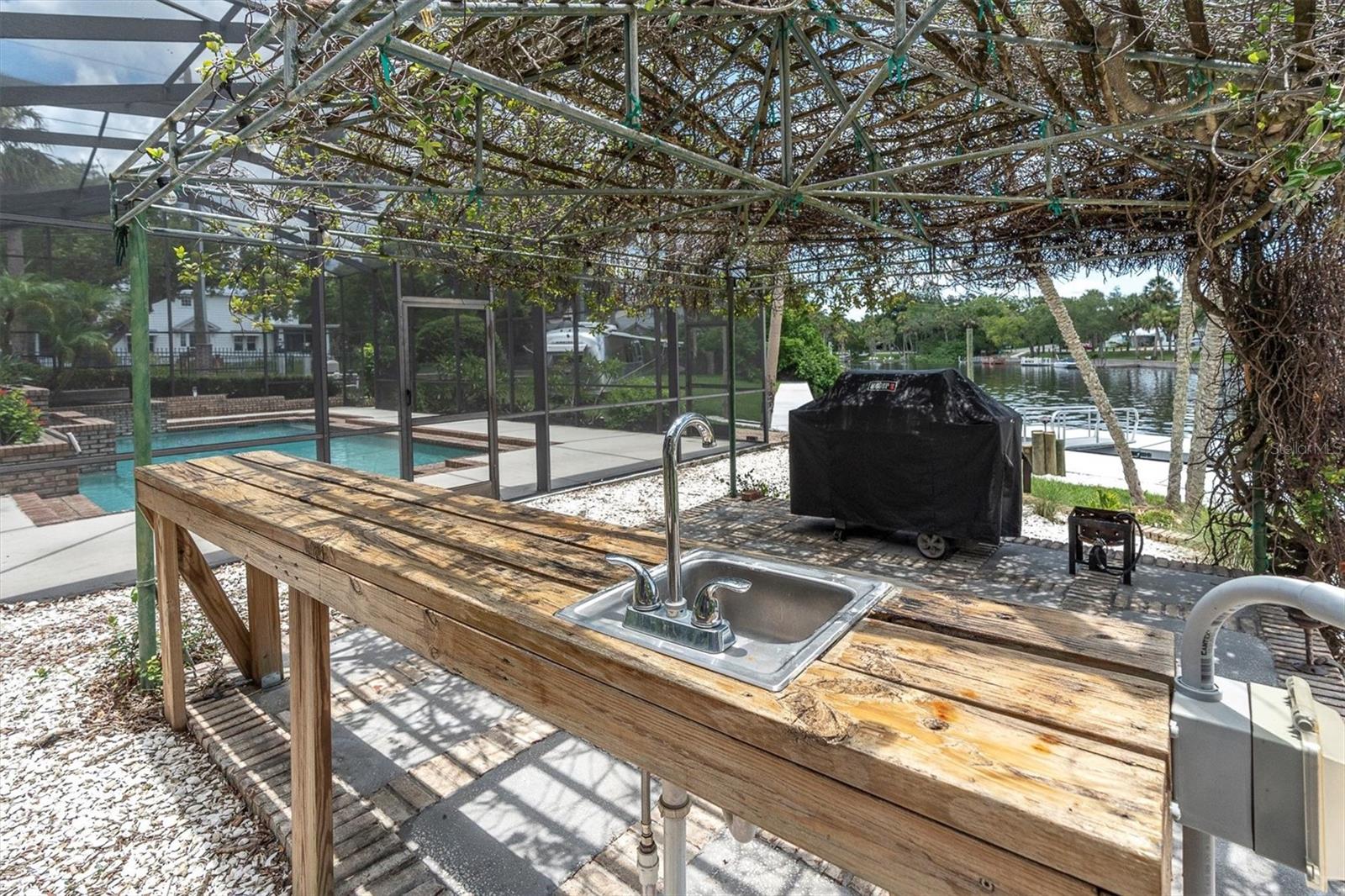 Listing photo id 53 for 6936 River Road