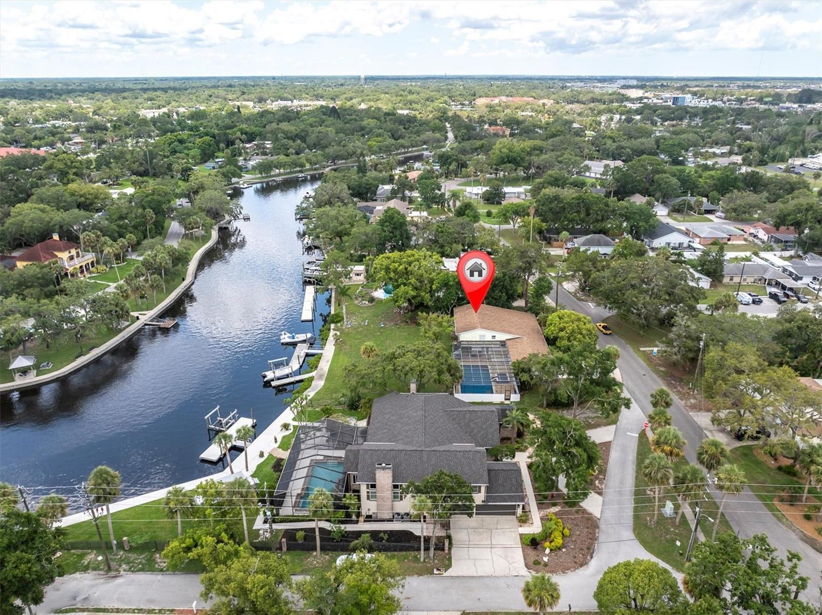 Listing photo id 58 for 6936 River Road