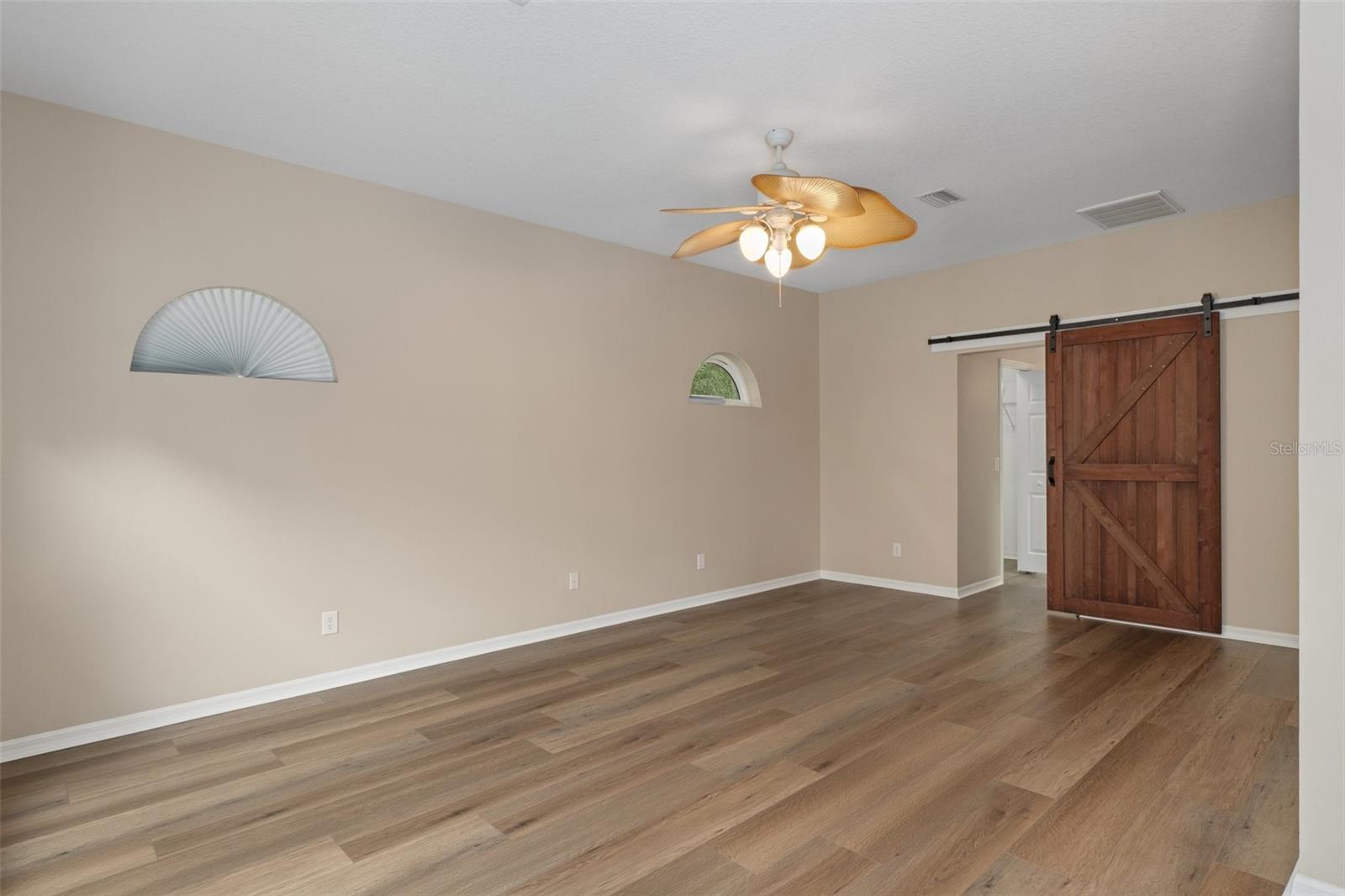 Image 14 of 75 For 5592 Nakoma Drive