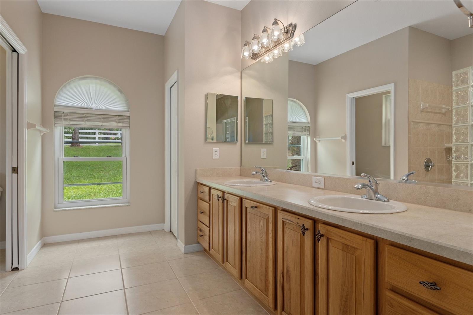Image 18 of 75 For 5592 Nakoma Drive