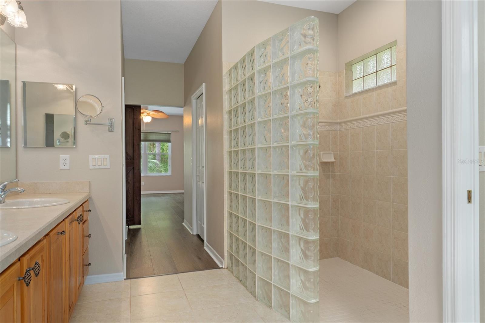 Image 20 of 75 For 5592 Nakoma Drive