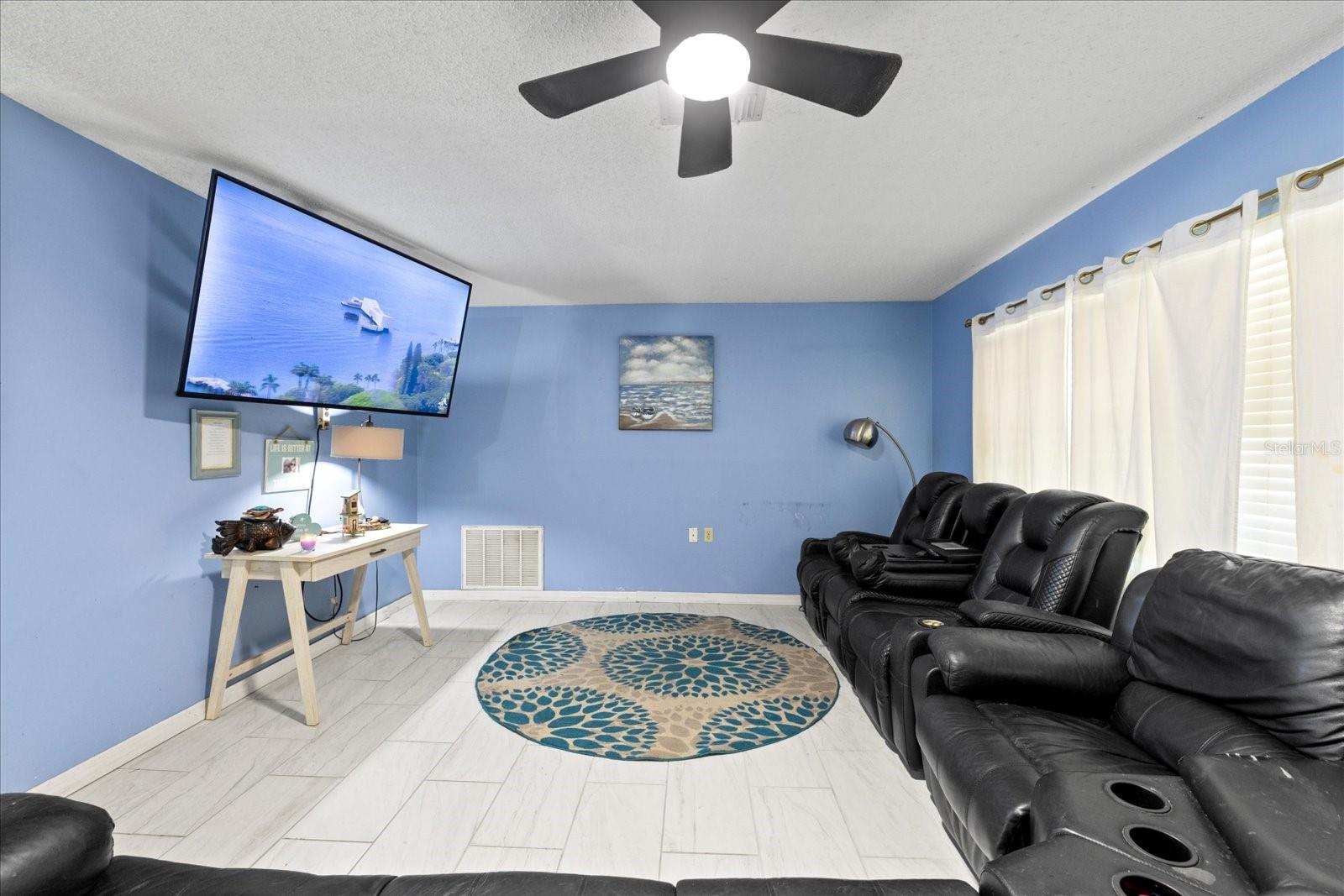 Image 12 of 35 For 2412 Mariner Boulevard