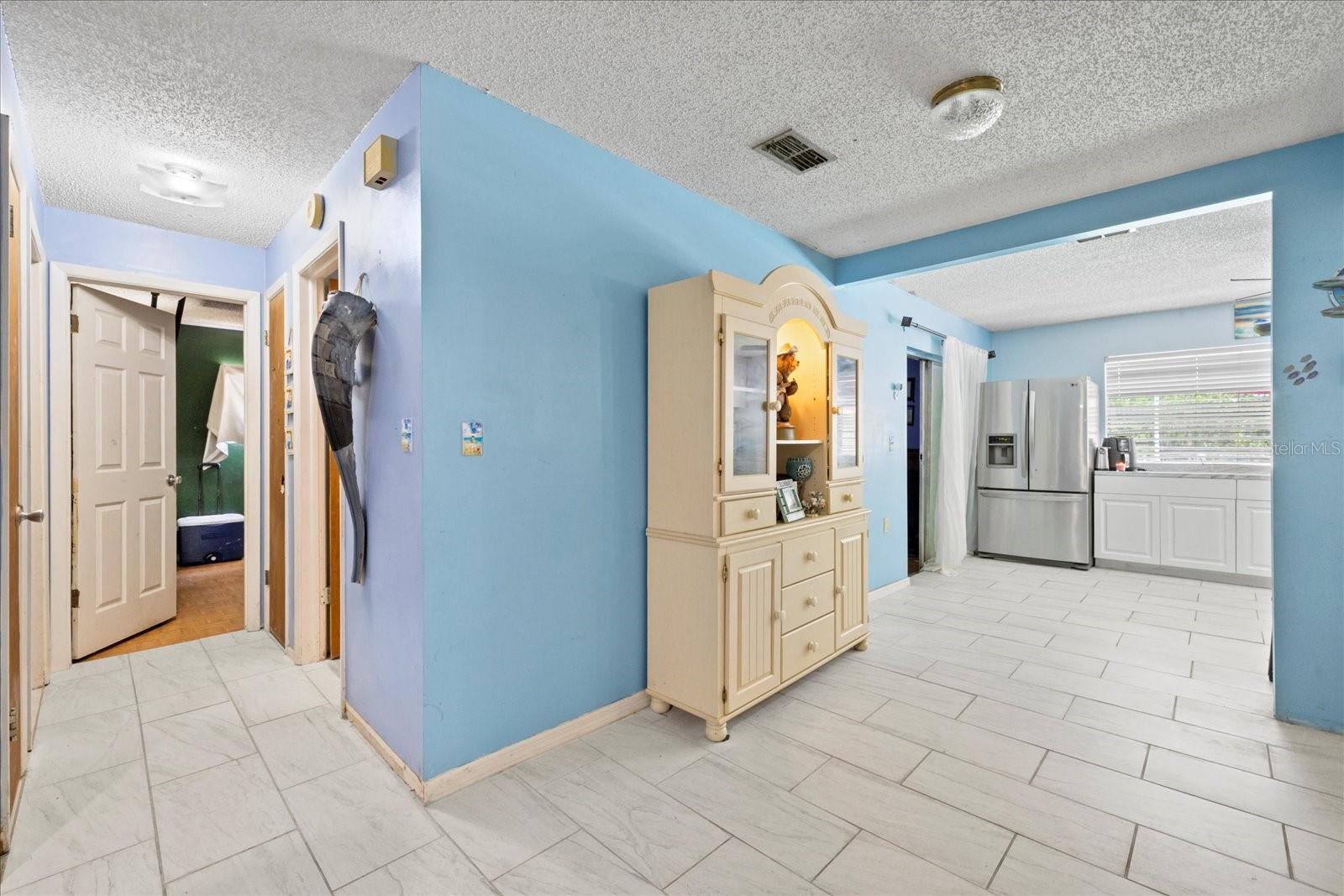Image 14 of 35 For 2412 Mariner Boulevard