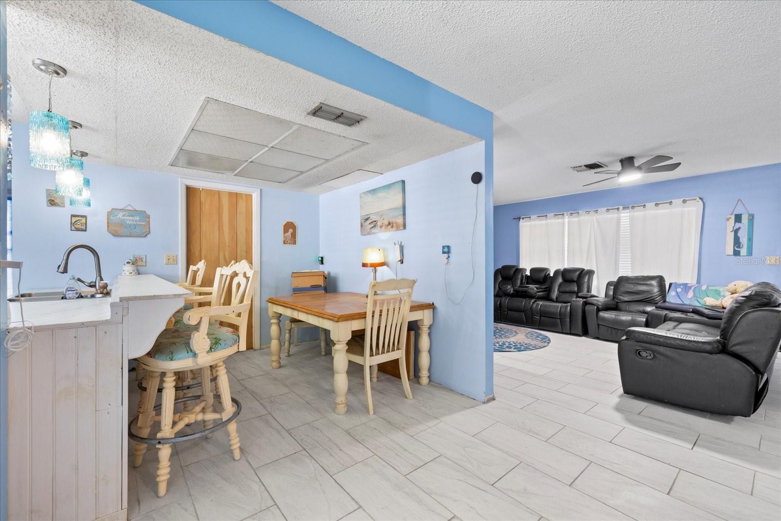 Image 21 of 35 For 2412 Mariner Boulevard